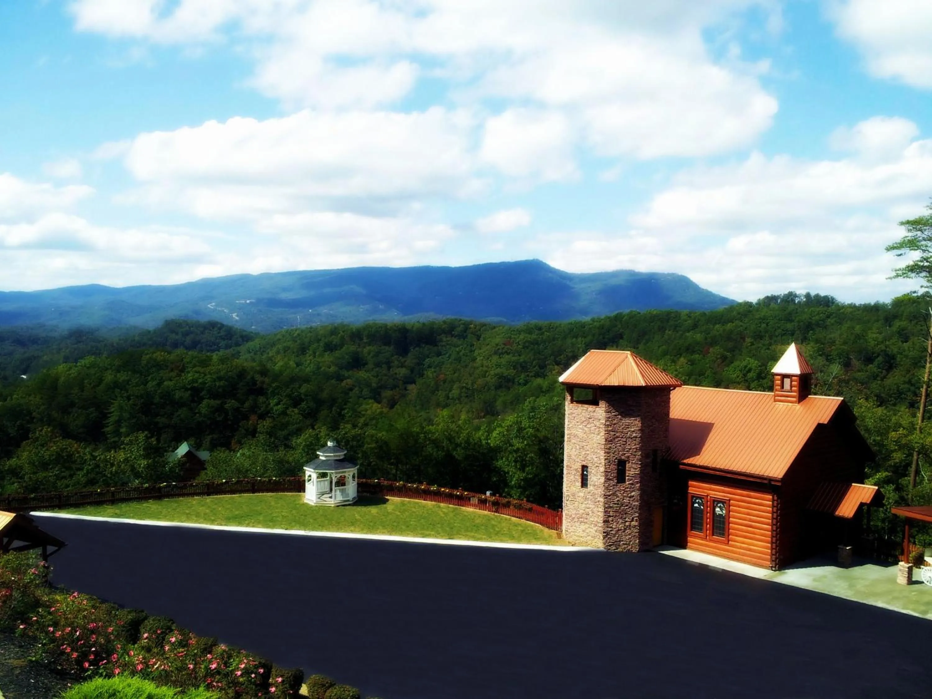 Business facilities in Emerald Woods