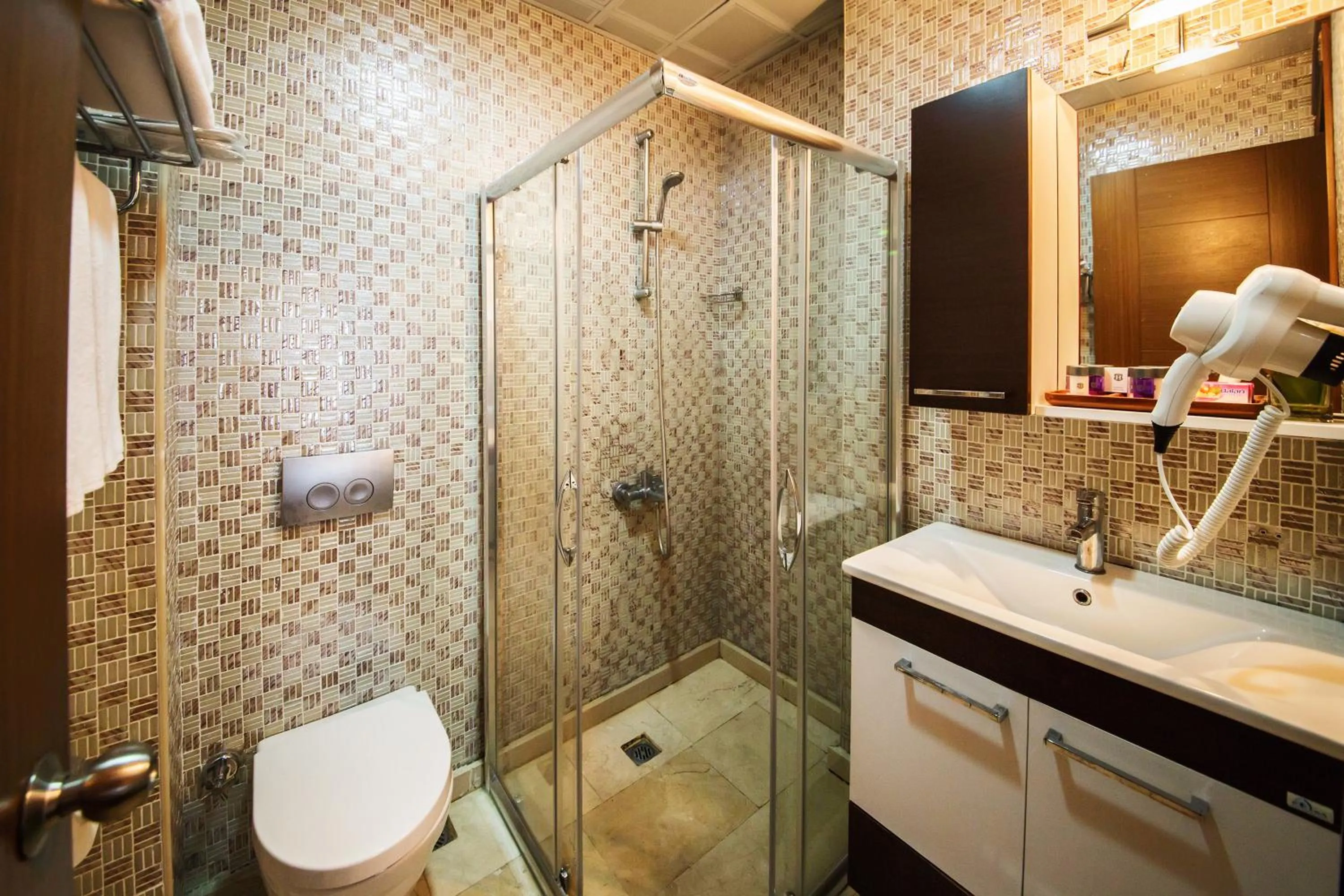 Shower in Maritime Hotel Istanbul