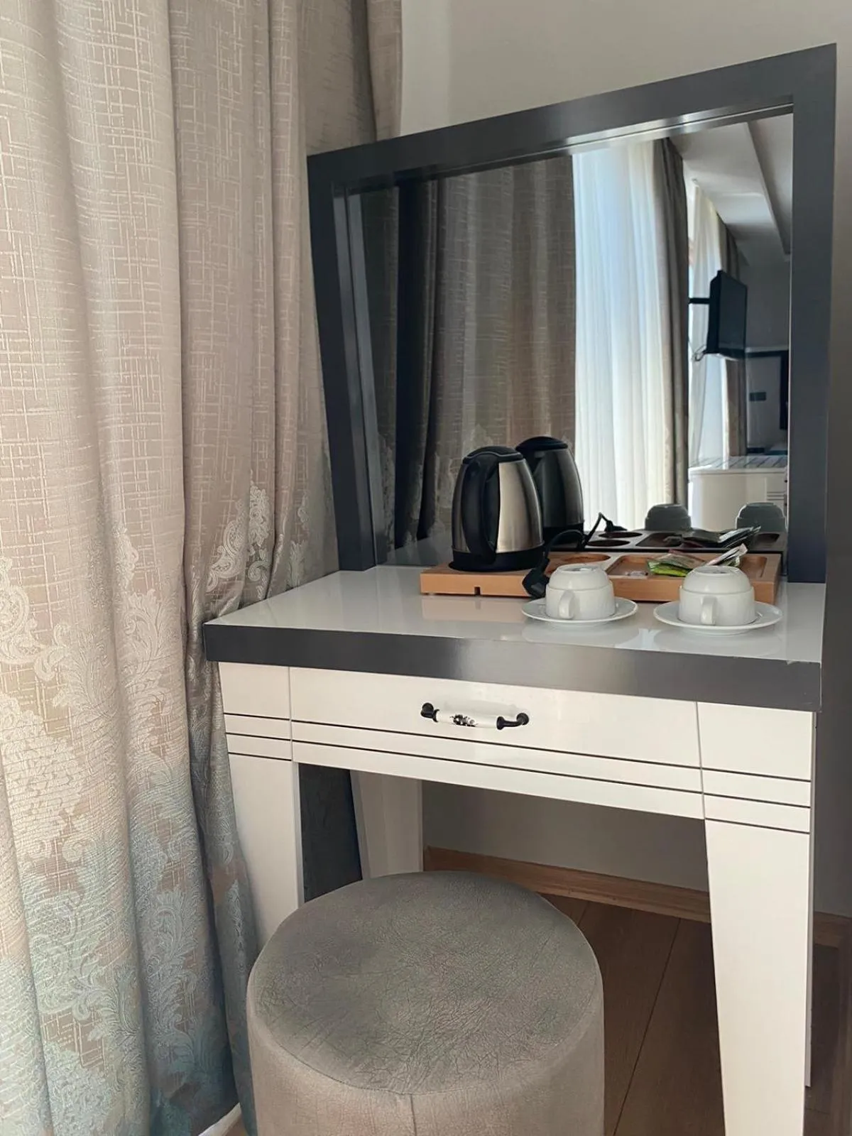 Communal lounge/ TV room in Maritime Hotel Istanbul