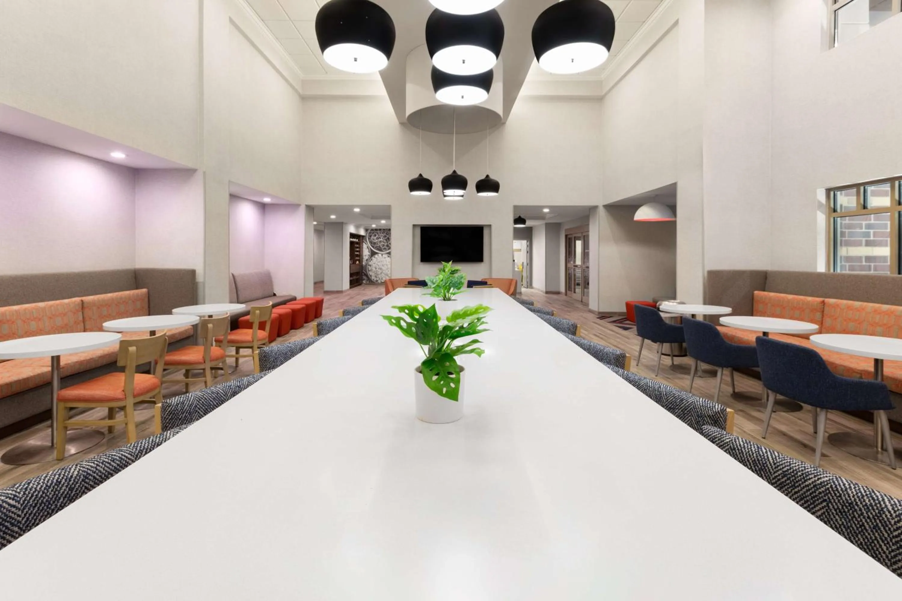 Lobby or reception in Hampton Inn & Suites Saginaw