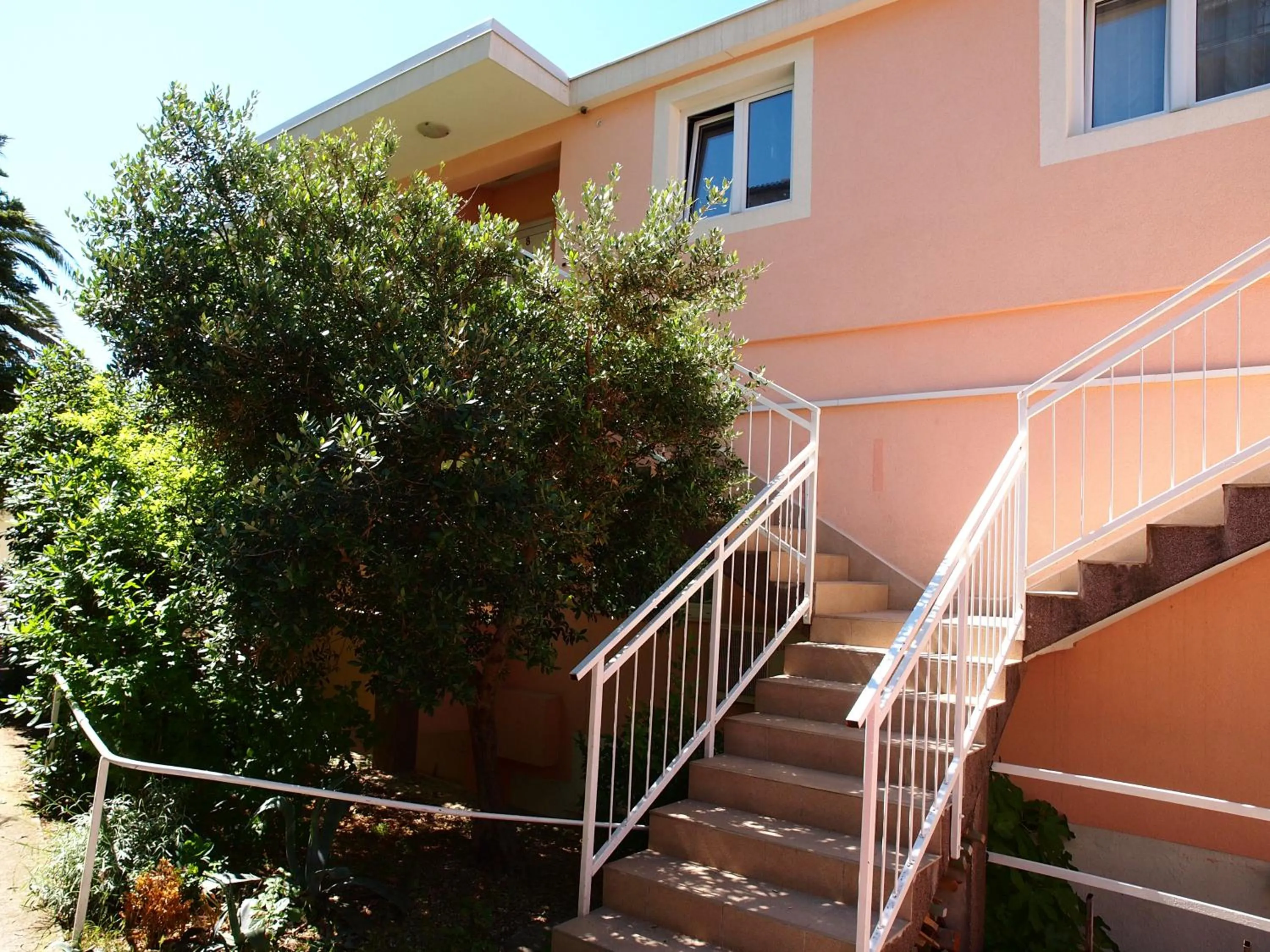 Property building in Apartmani Jela