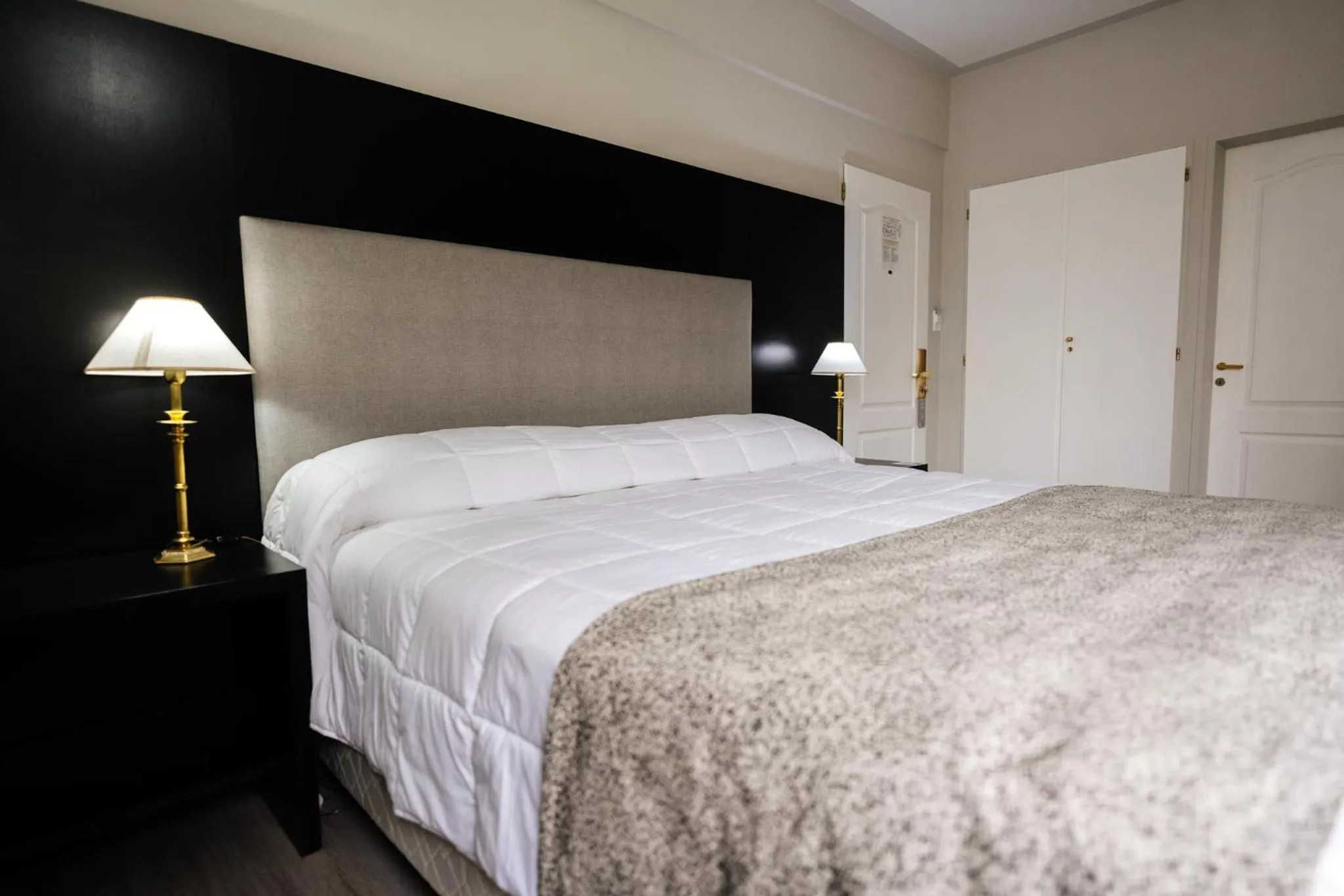 Bed in San Nicolas Plaza