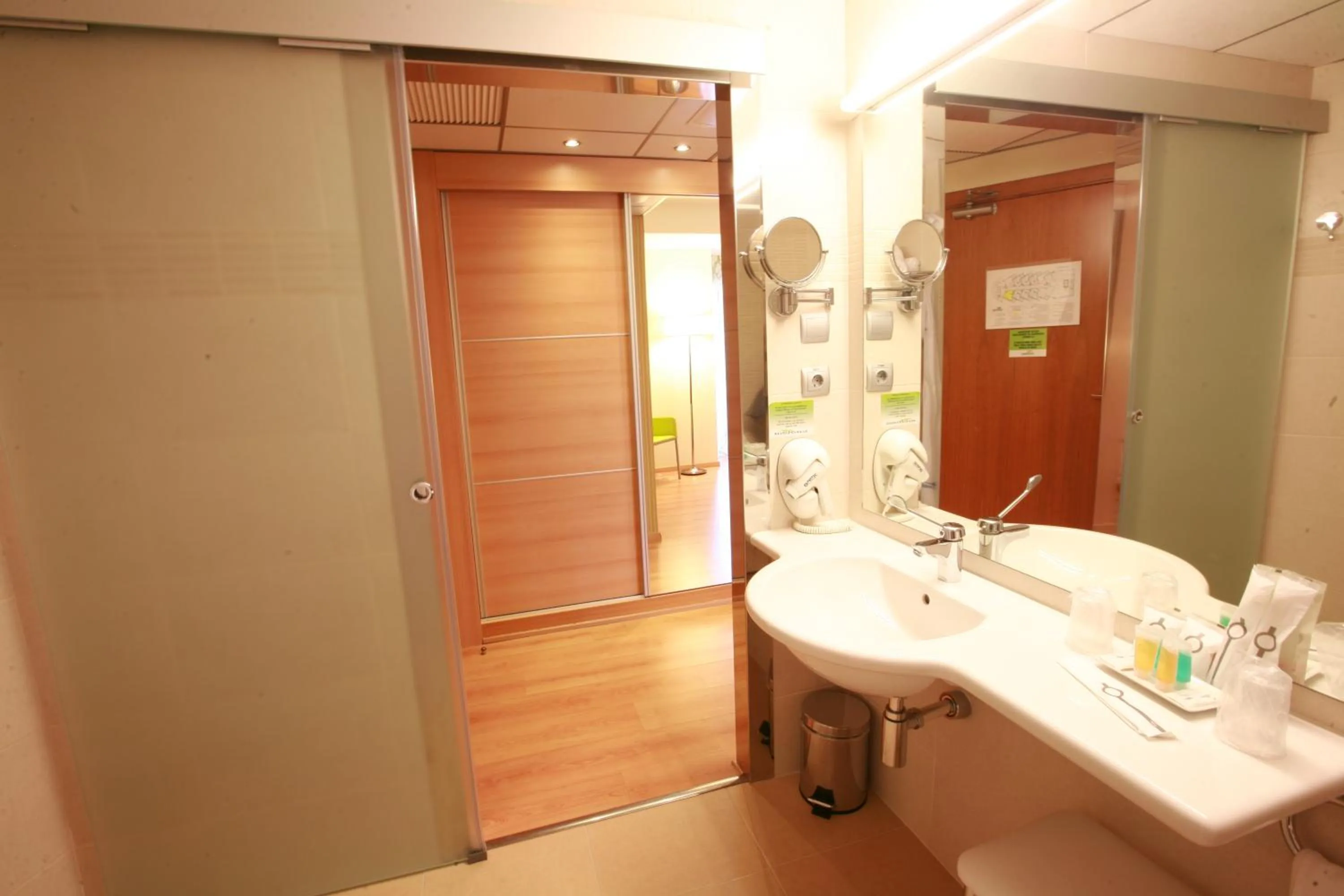Bathroom in Riviera Beachotel - Adults Recommended