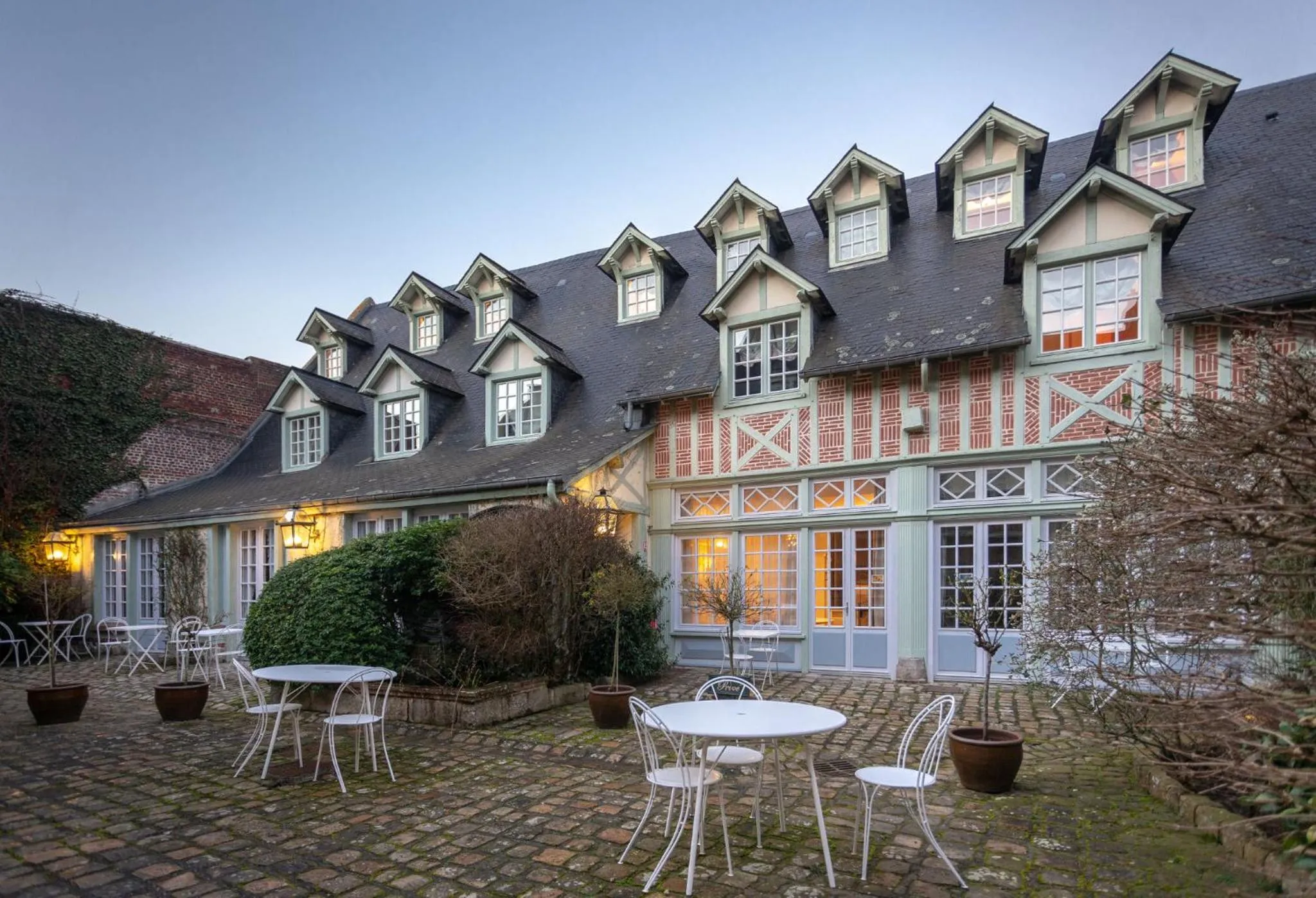 Property building in Relais Hôtelier Douce France