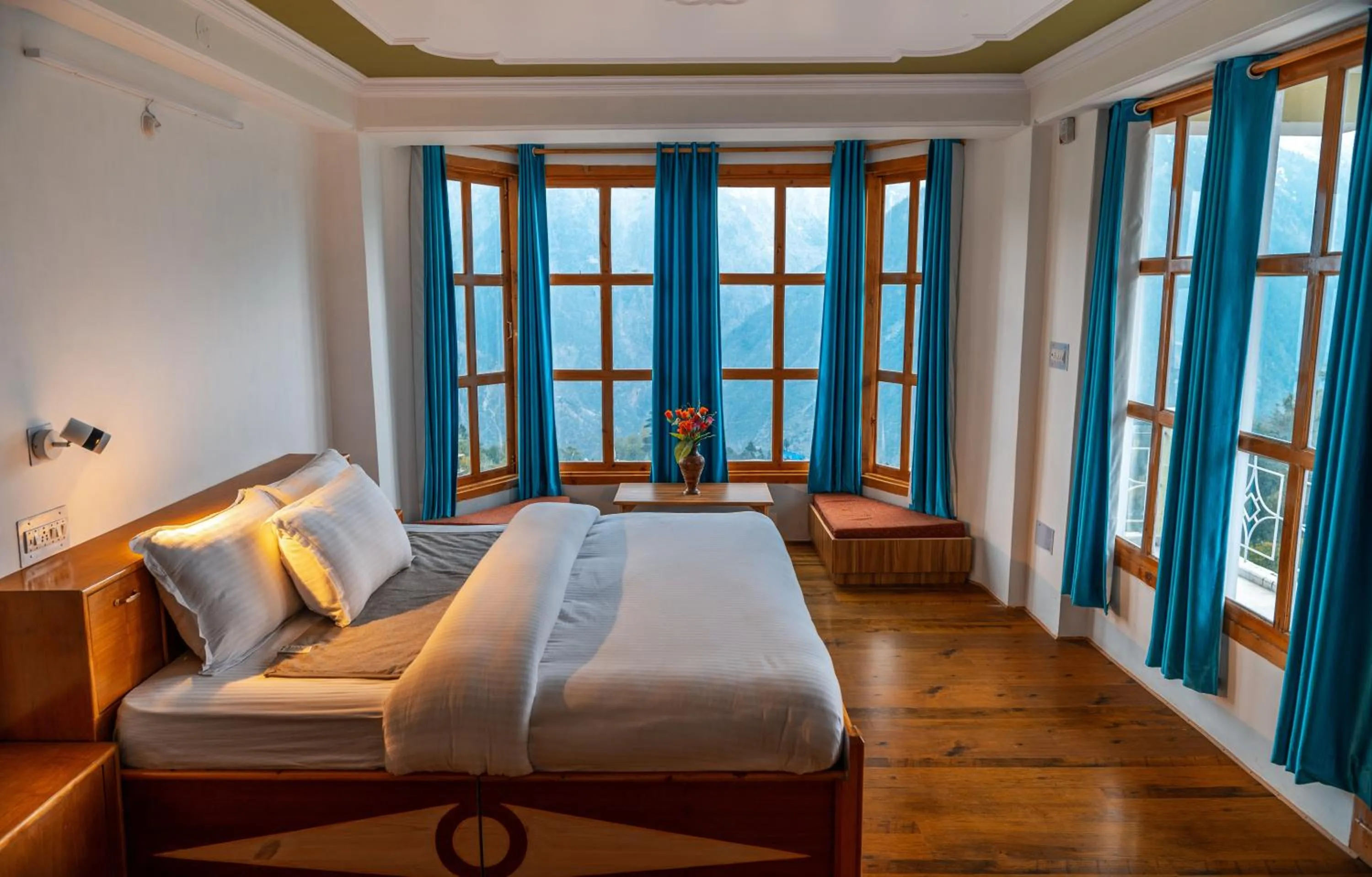 Spring in Hotel Kalpa Deshang