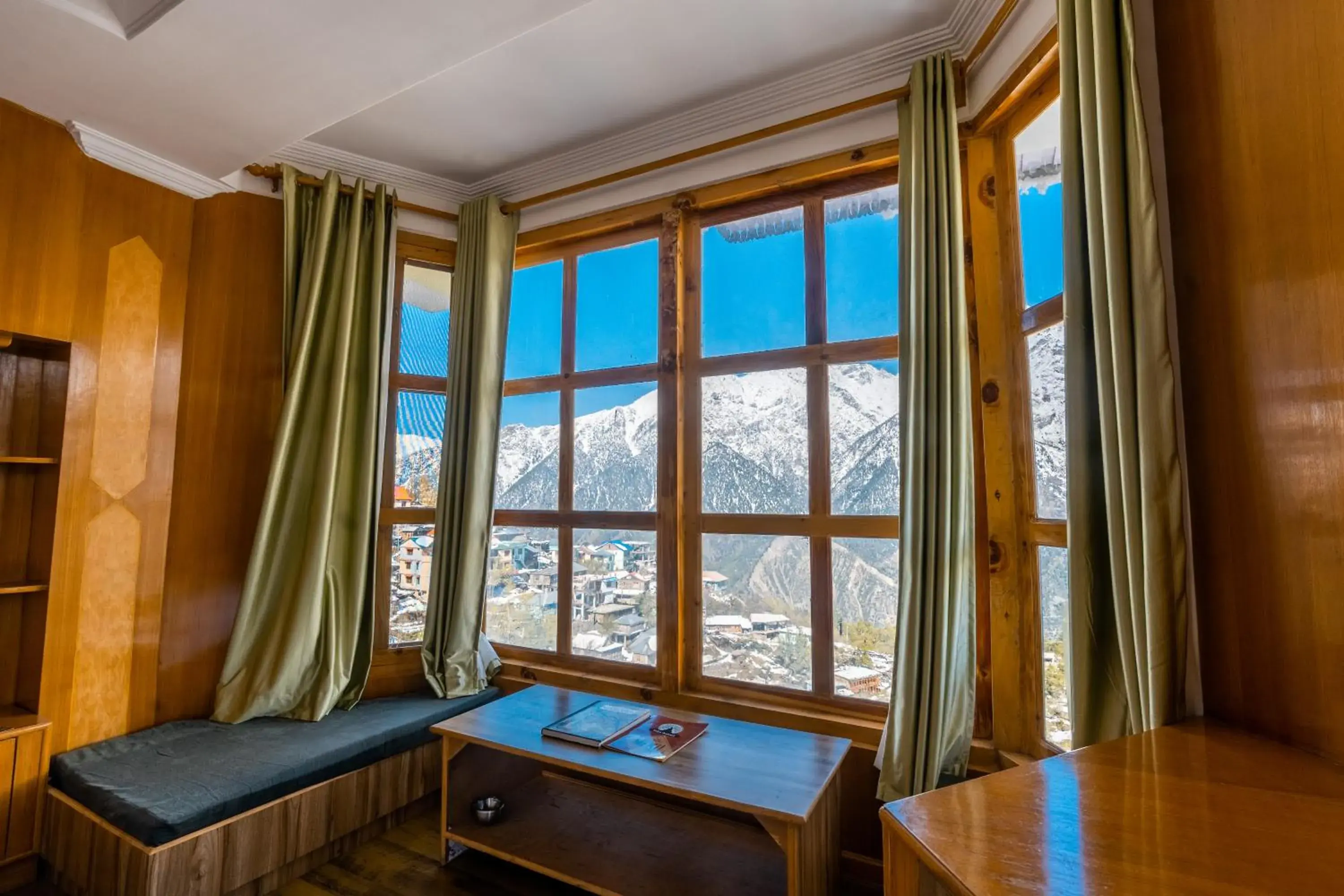 Deluxe Double Room with Balcony in Hotel Kalpa Deshang Deluxe Double Room with Balcony in Hotel Kalpa Deshang