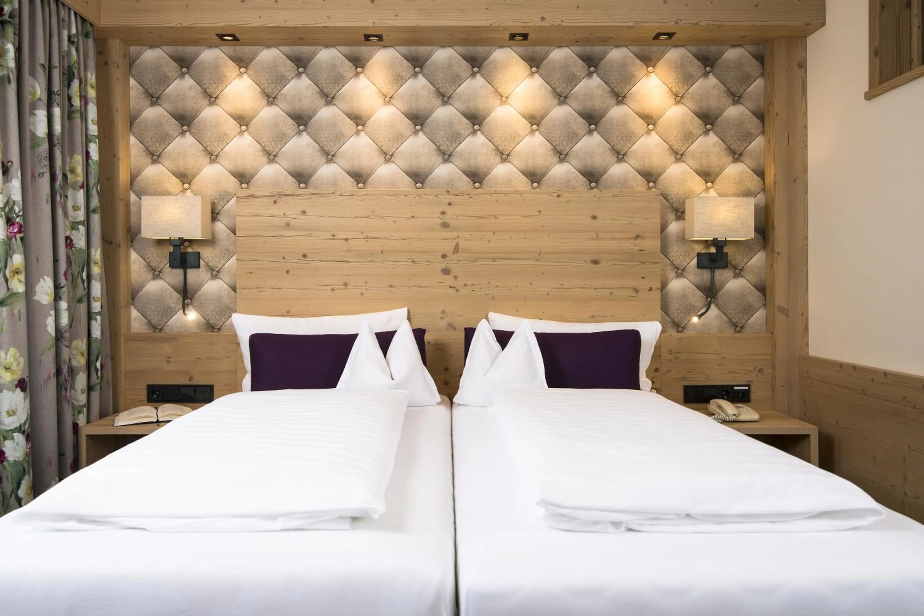 Photo of the whole room, Bed in Hotel Pramstraller