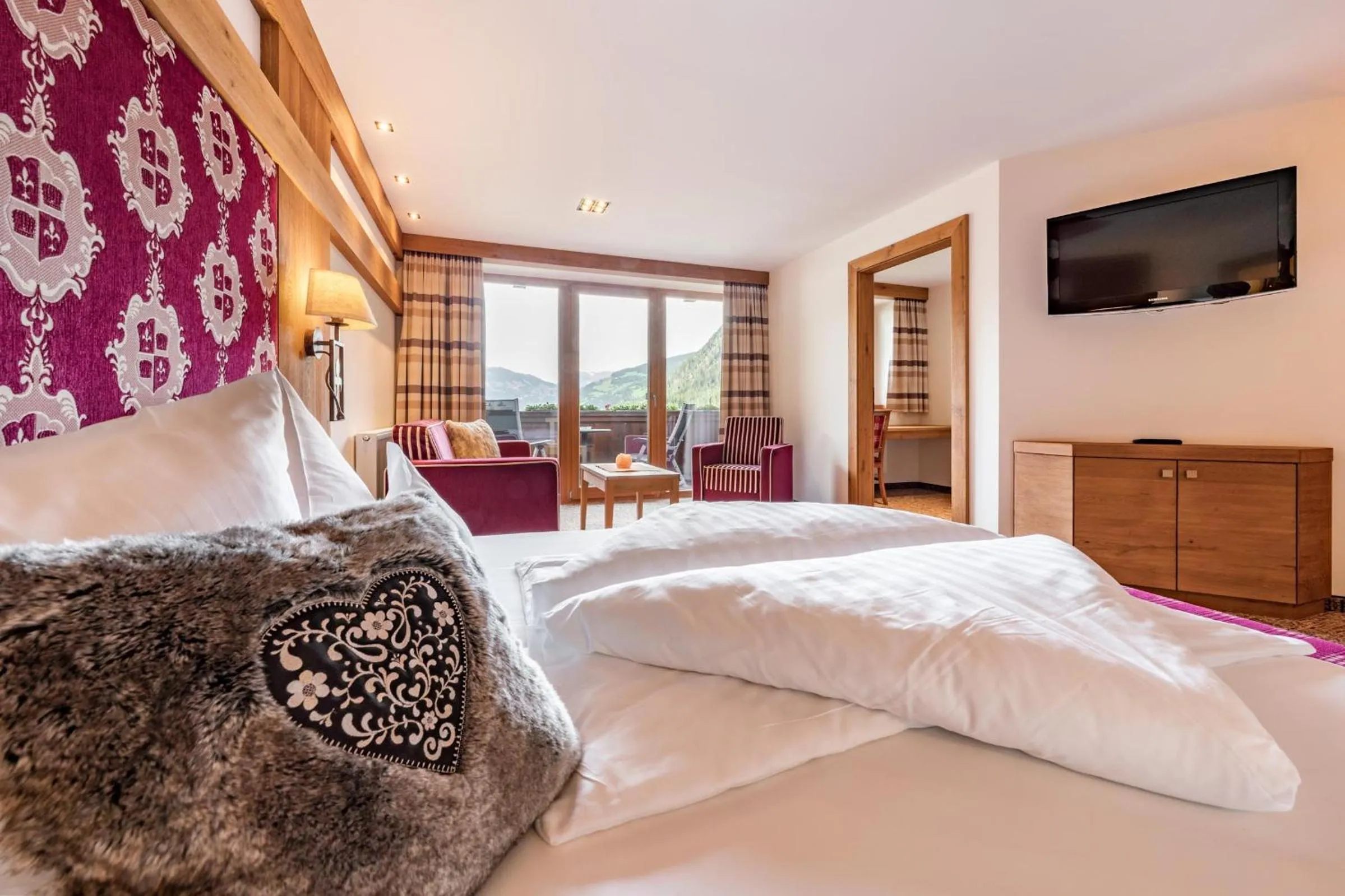 Bed in Hotel Pramstraller