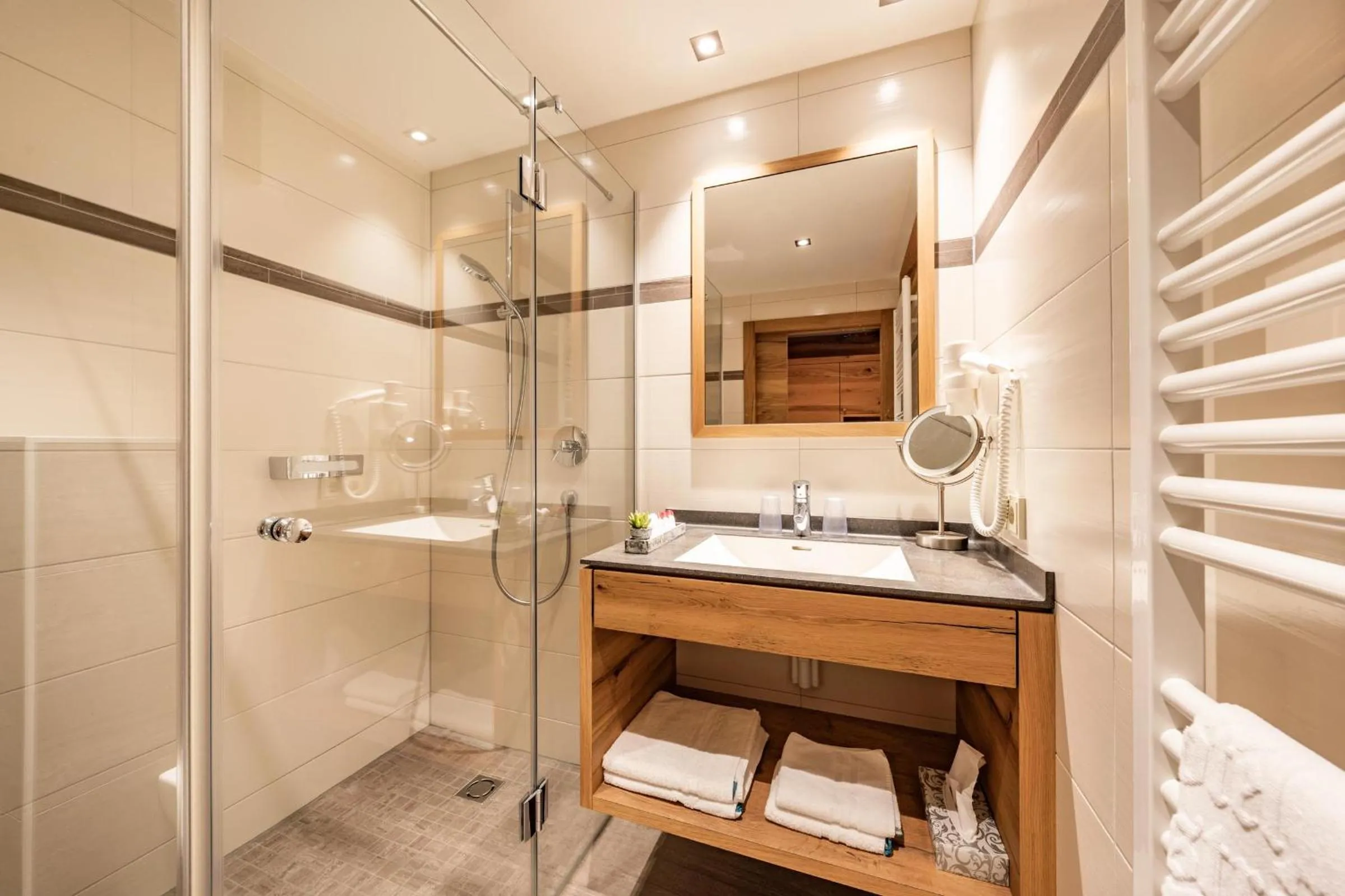 Bathroom in Hotel Pramstraller