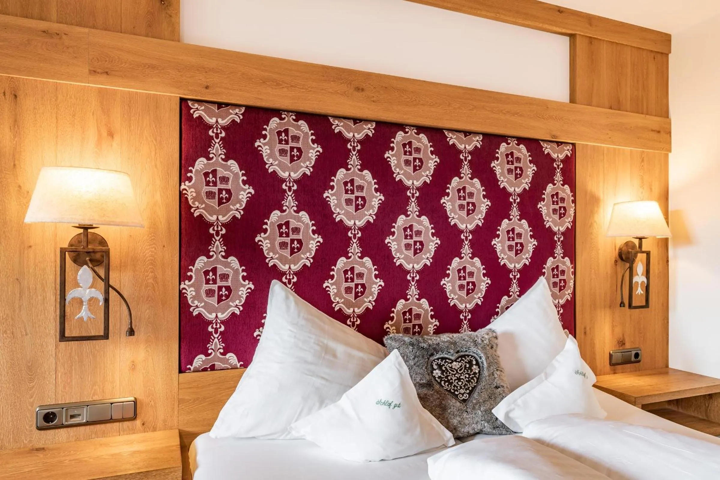 Bed in Hotel Pramstraller