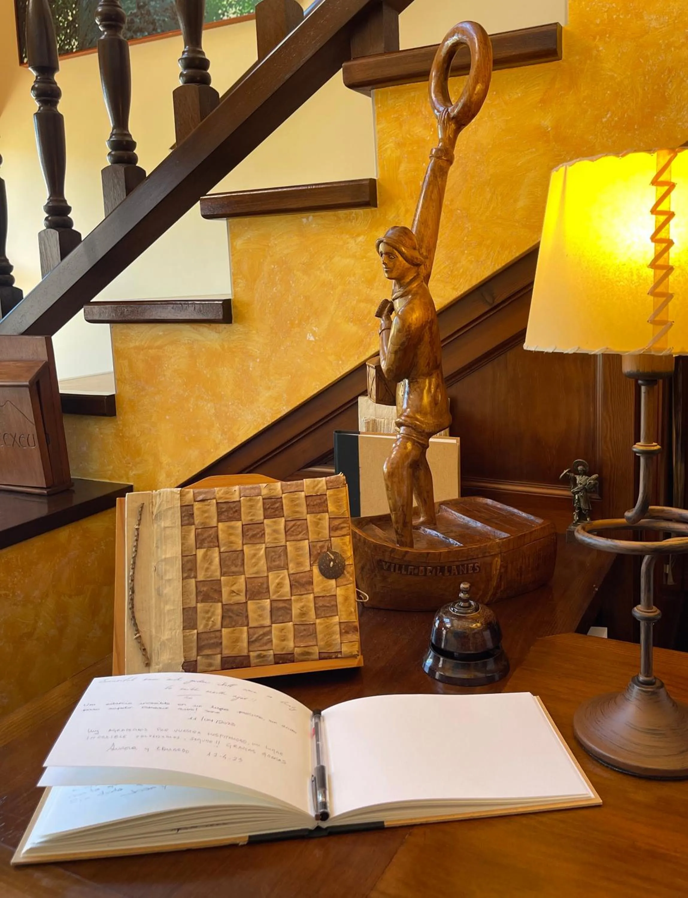 Library in Hotel Rural El Texeu