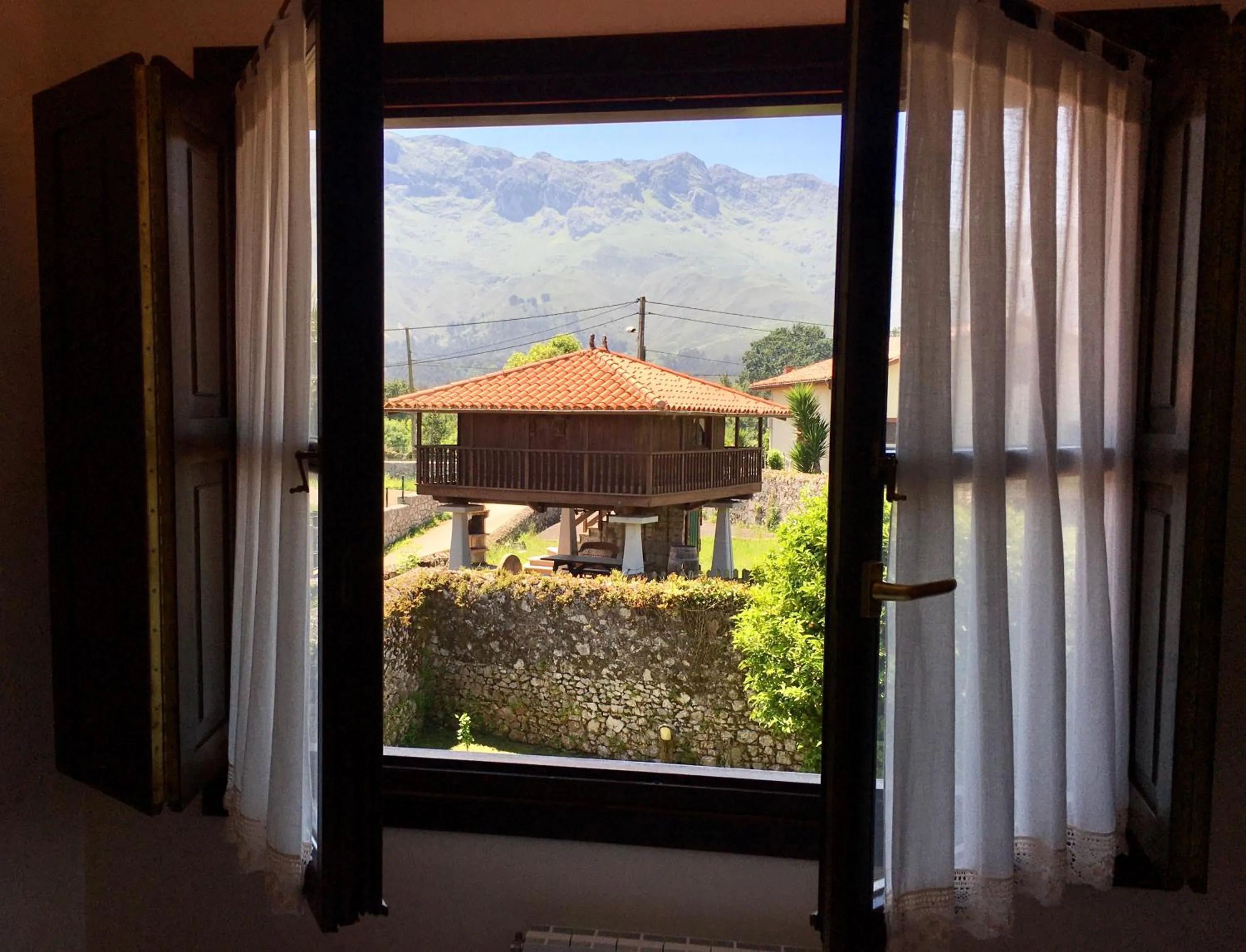 Garden view in Hotel Rural El Texeu