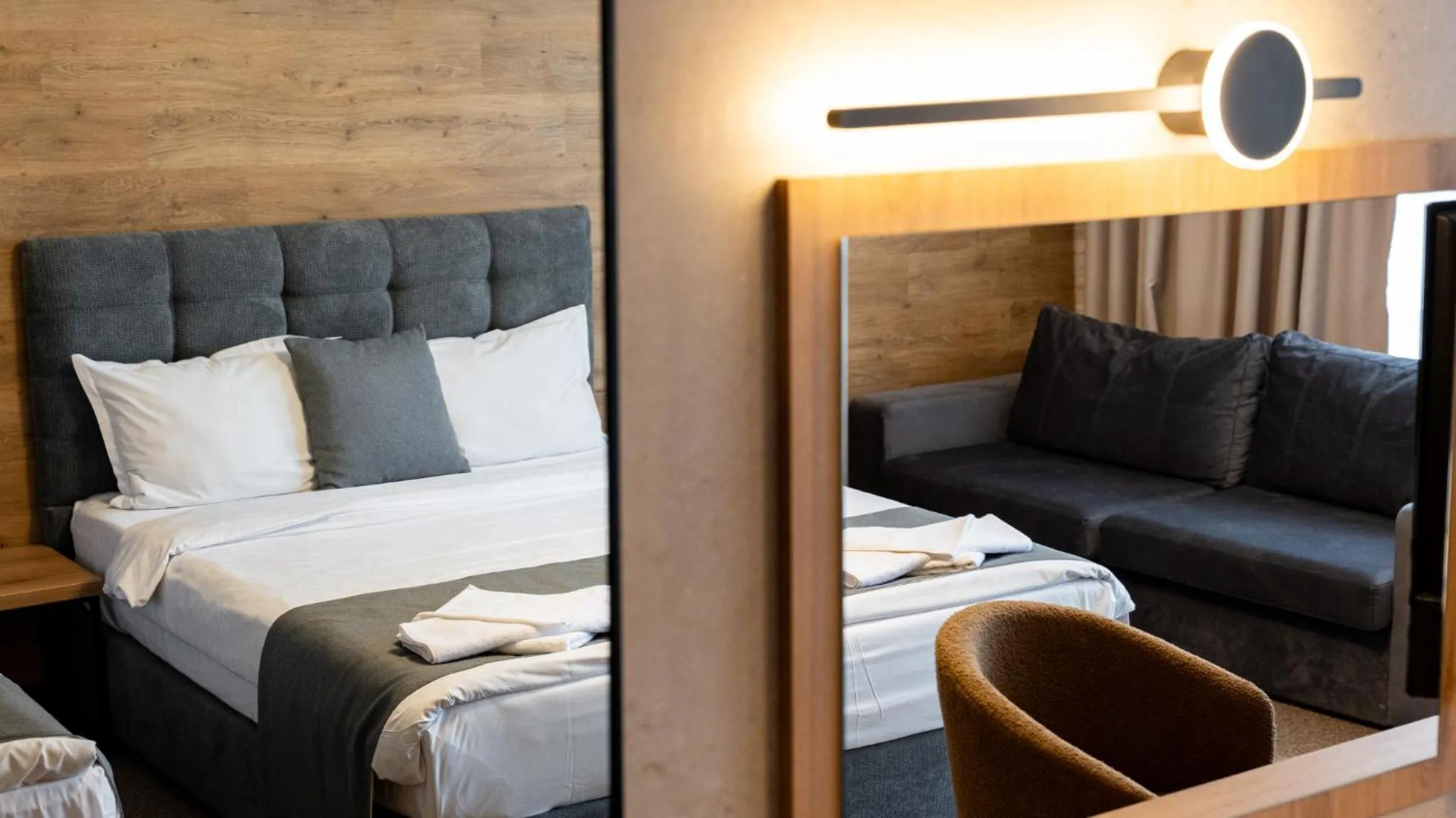 Photo of the whole room, Bed in Avenue Hotel