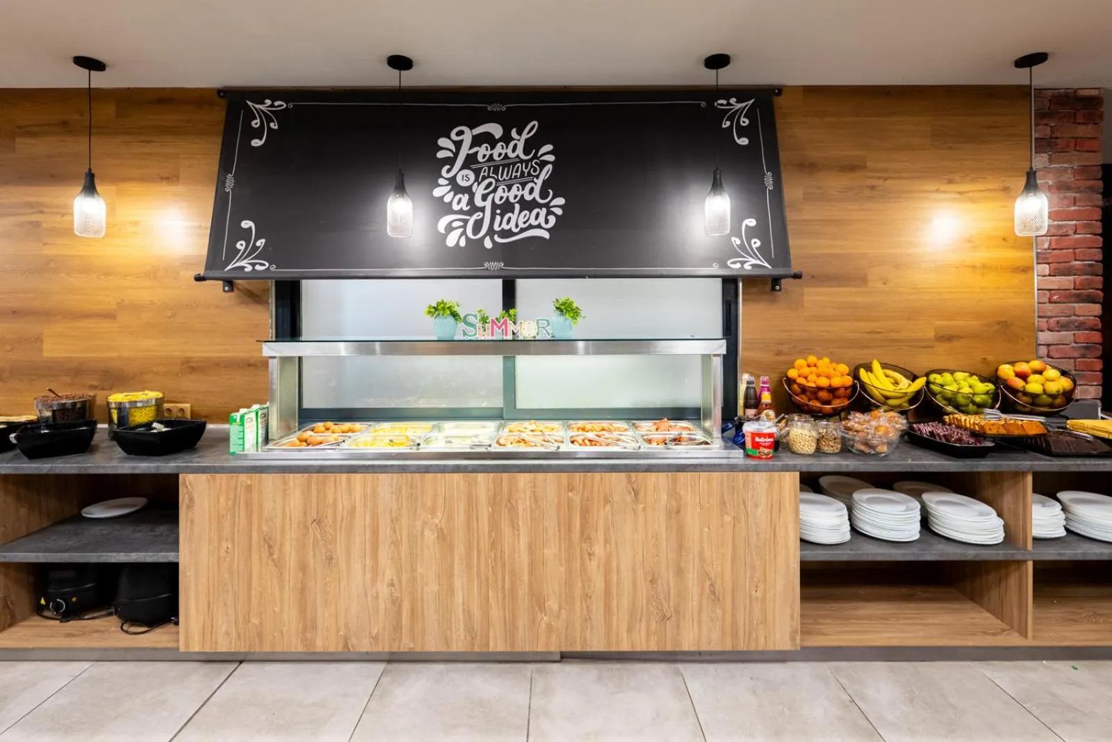 Restaurant/places to eat in Avenue Hotel