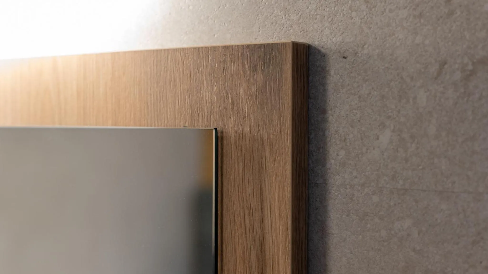 wardrobe in Avenue Hotel