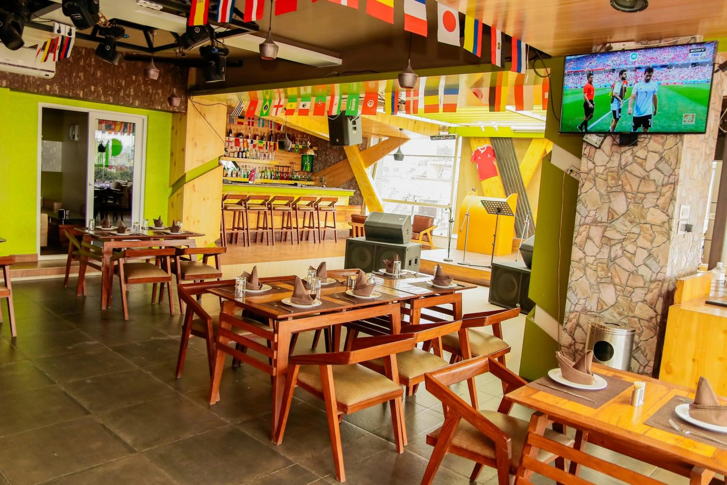 Restaurant/places to eat in Retro Hotel and Spa