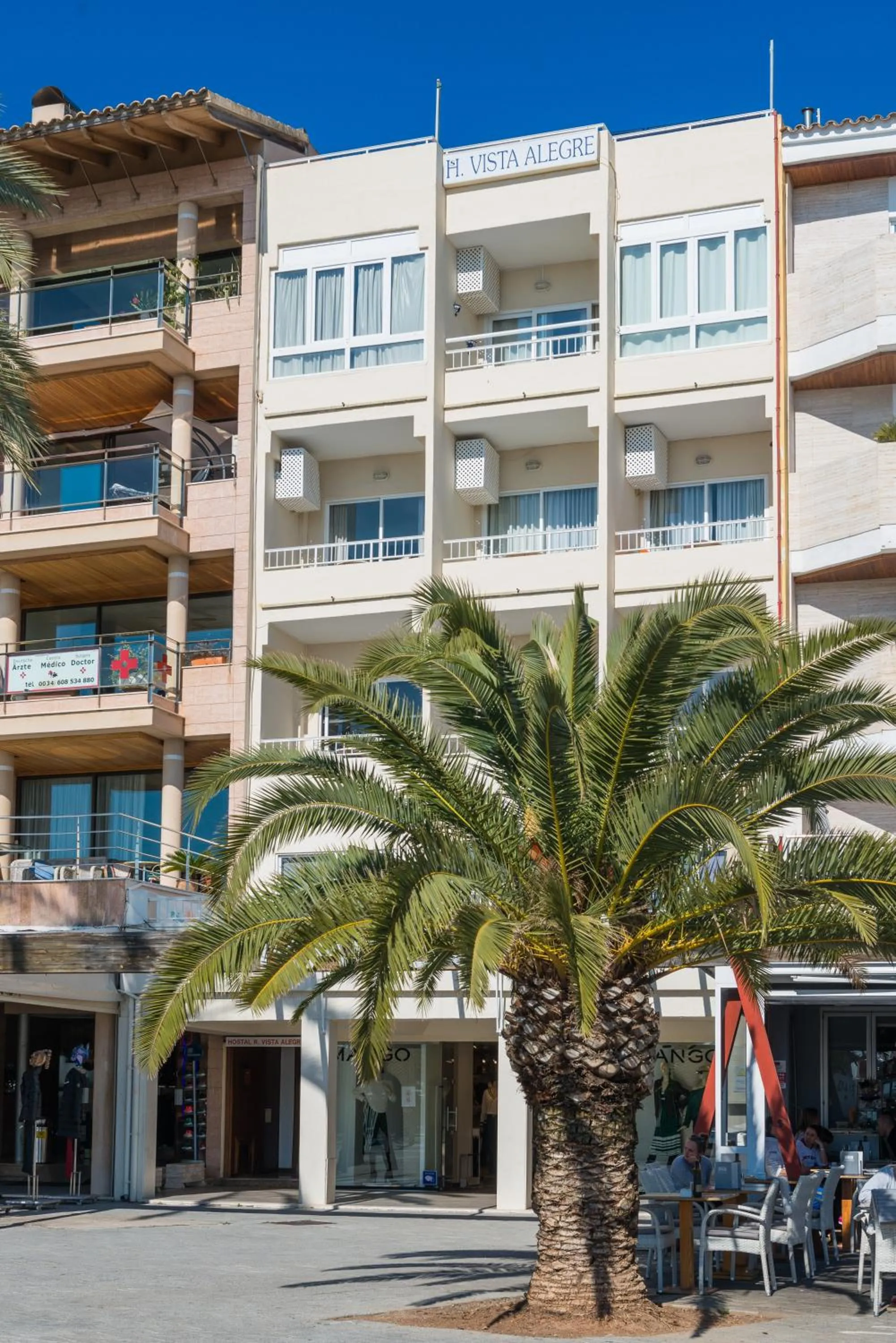 Property building in Hostal Vista Alegre