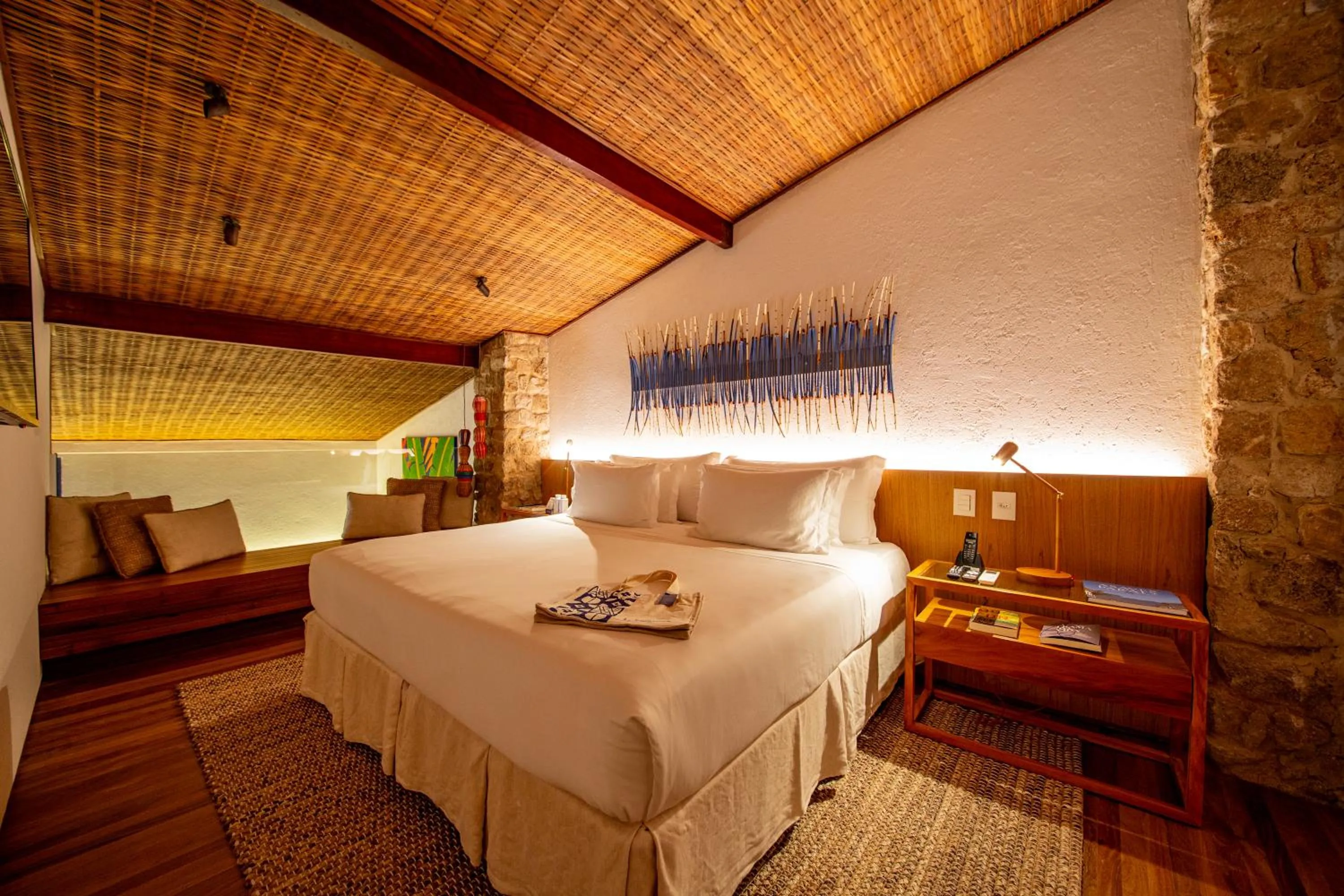 Bed in Pousada Literária de Paraty