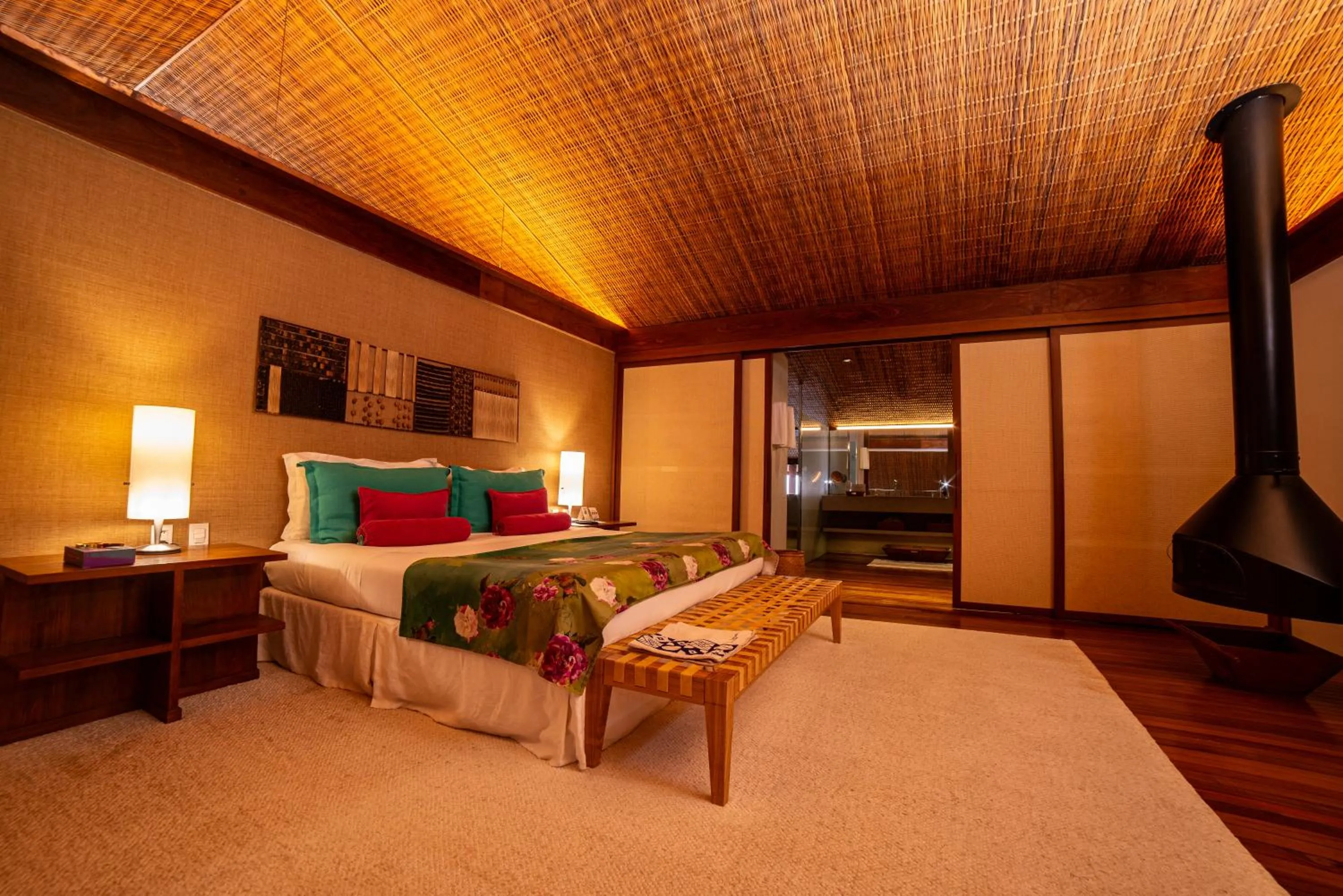 Bed in Pousada Literária de Paraty