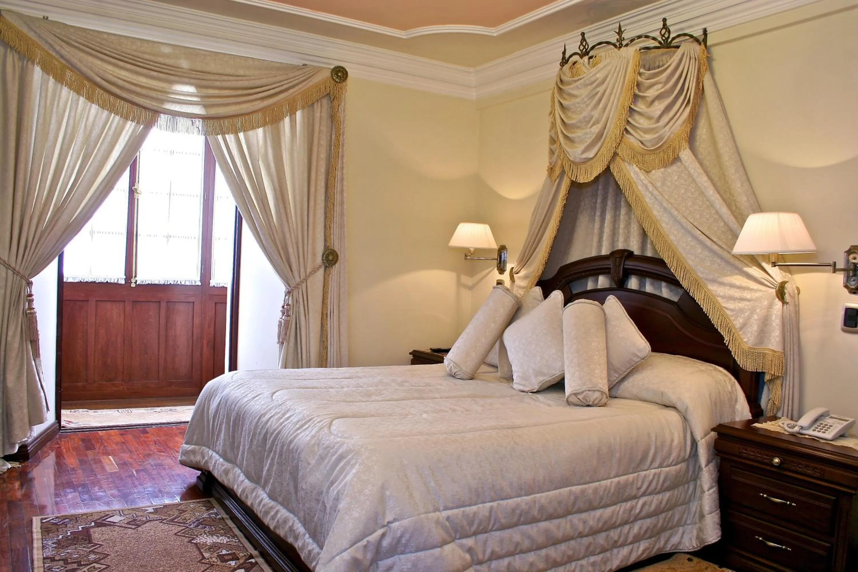 Bedroom, Bed in San Marino Royal Hotel