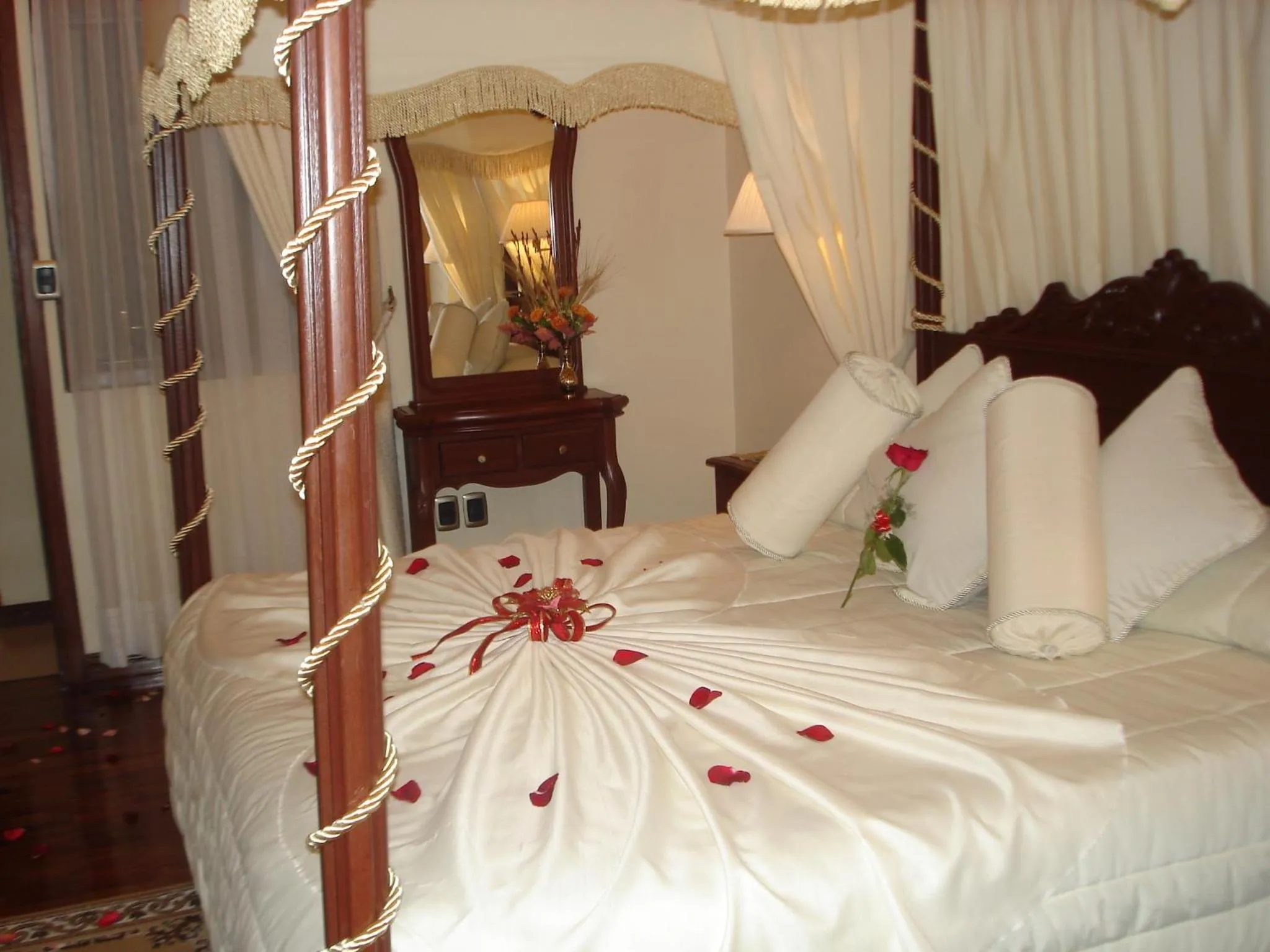 Bed in San Marino Royal Hotel