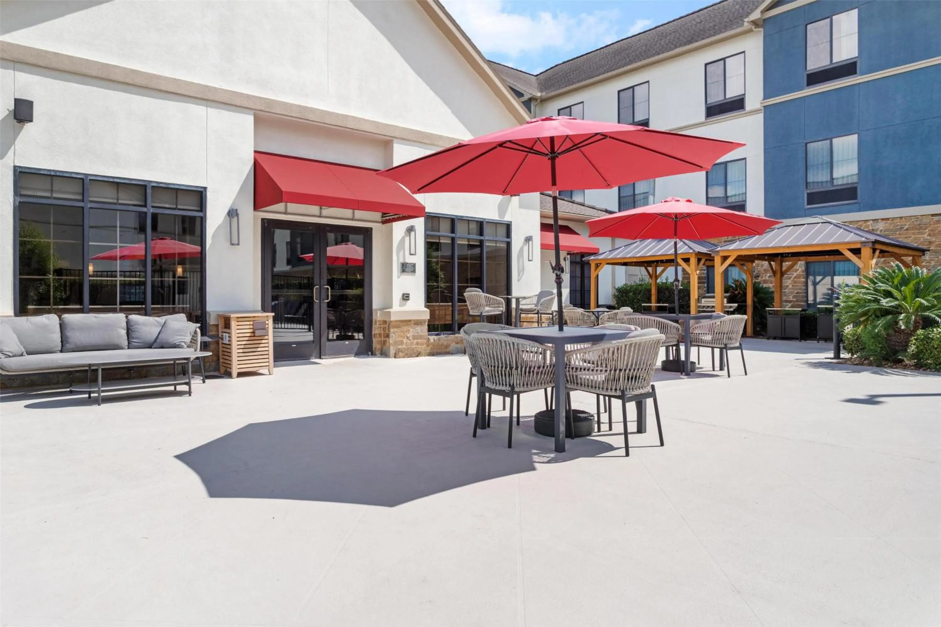 Patio in Homewood Suites Beaumont