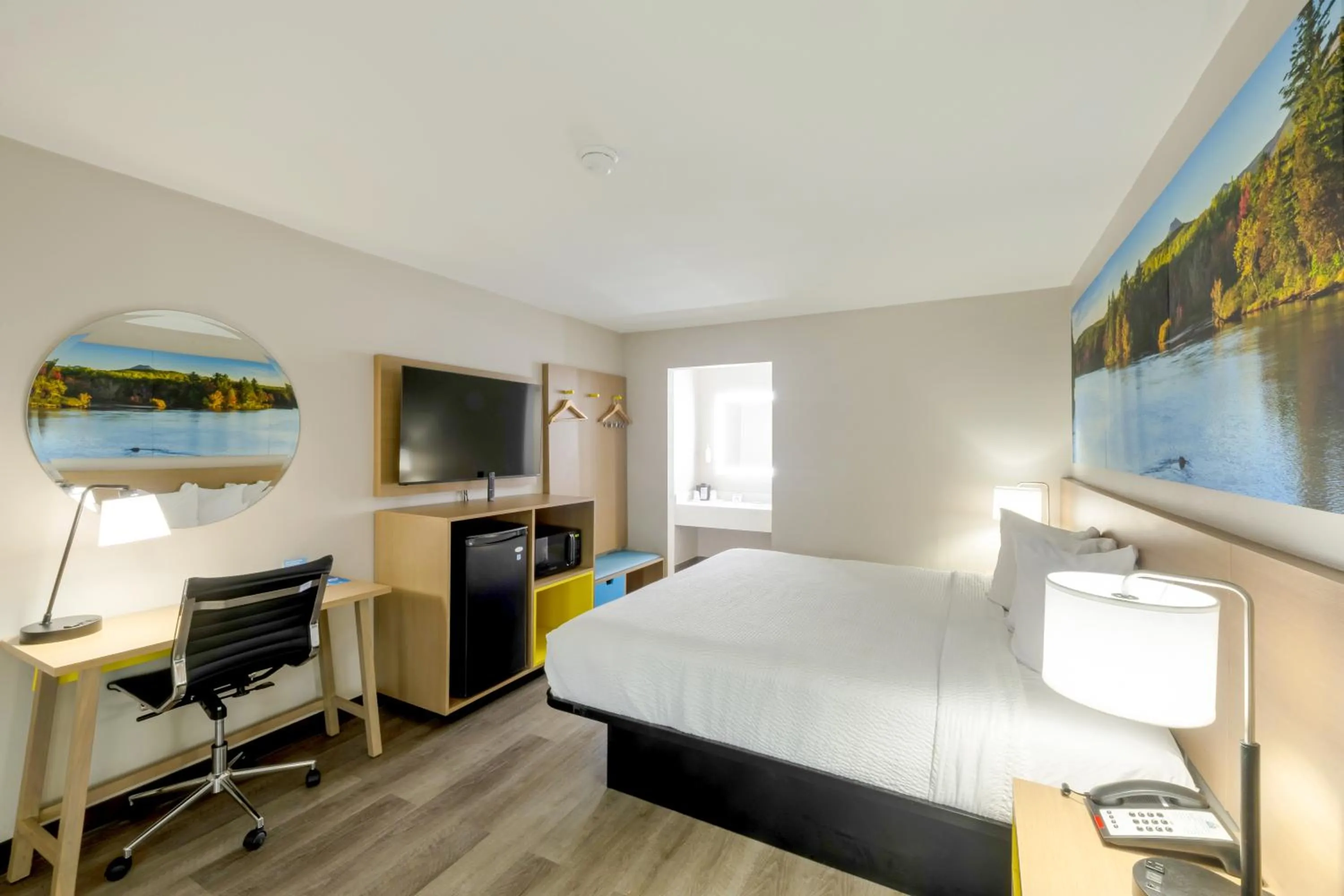 Bed in Days Inn & Suites by Wyndham Bossier City - Casino Area