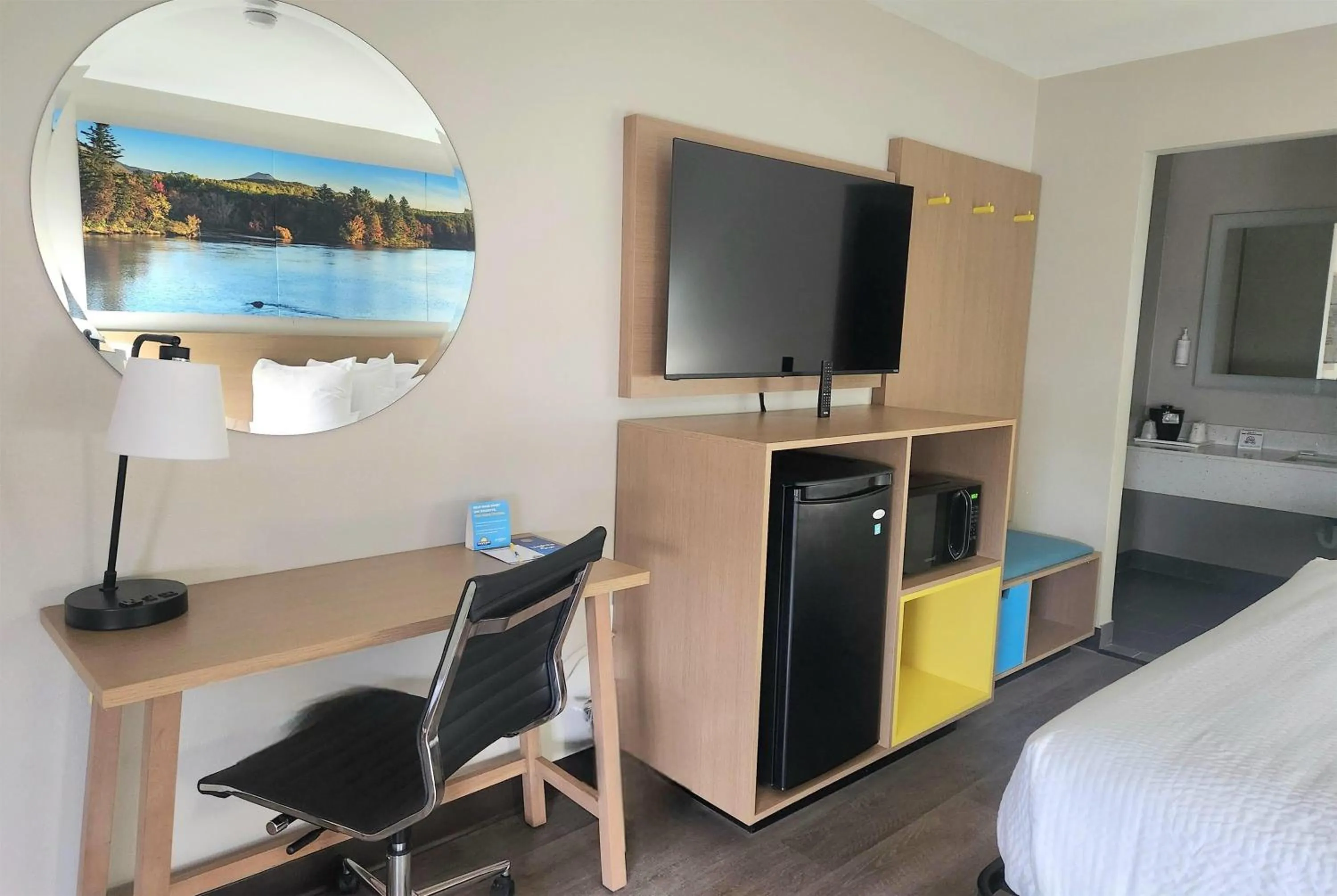 Photo of the whole room in EconomyLodge