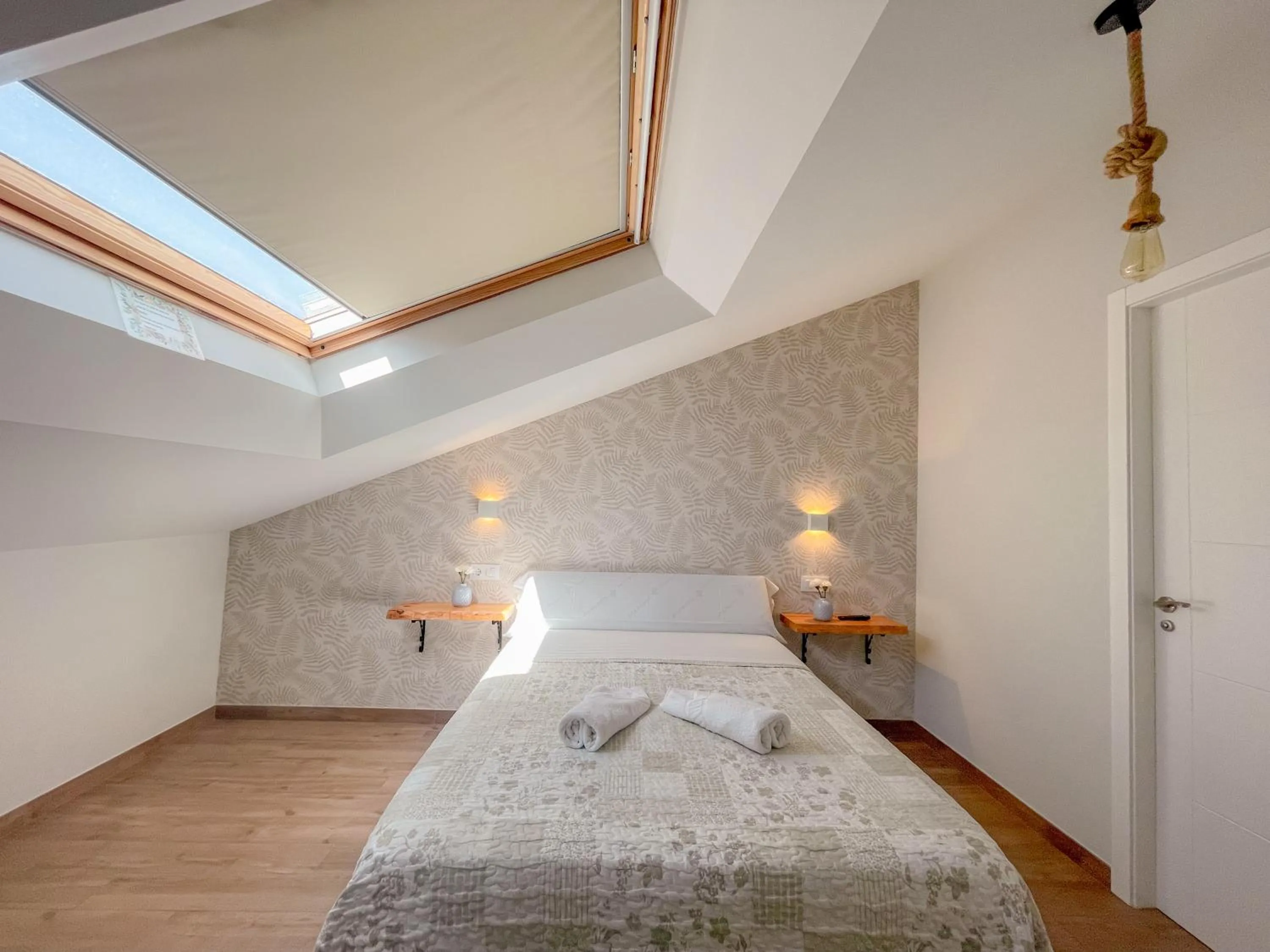 Photo of the whole room, Bed in Villa Galicia