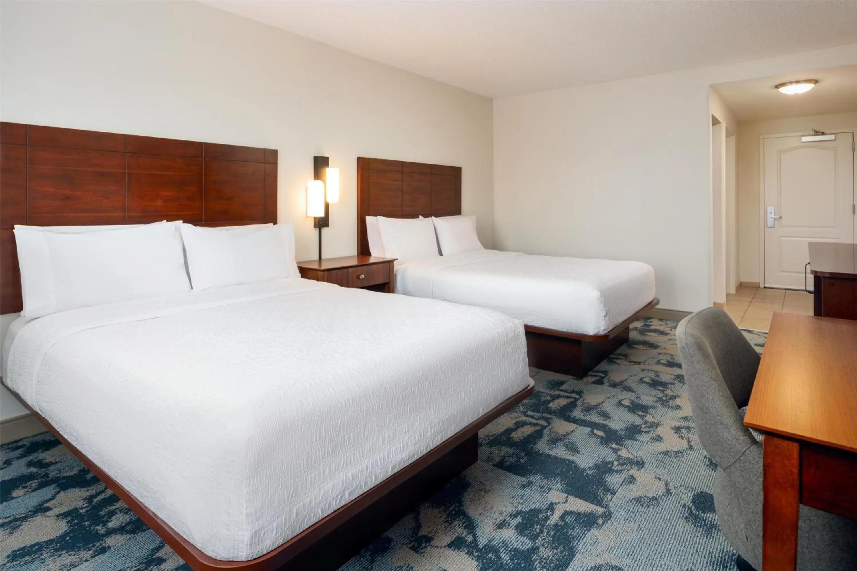 Bed in Hampton Inn & Suites Knoxville-Turkey Creek Farragut