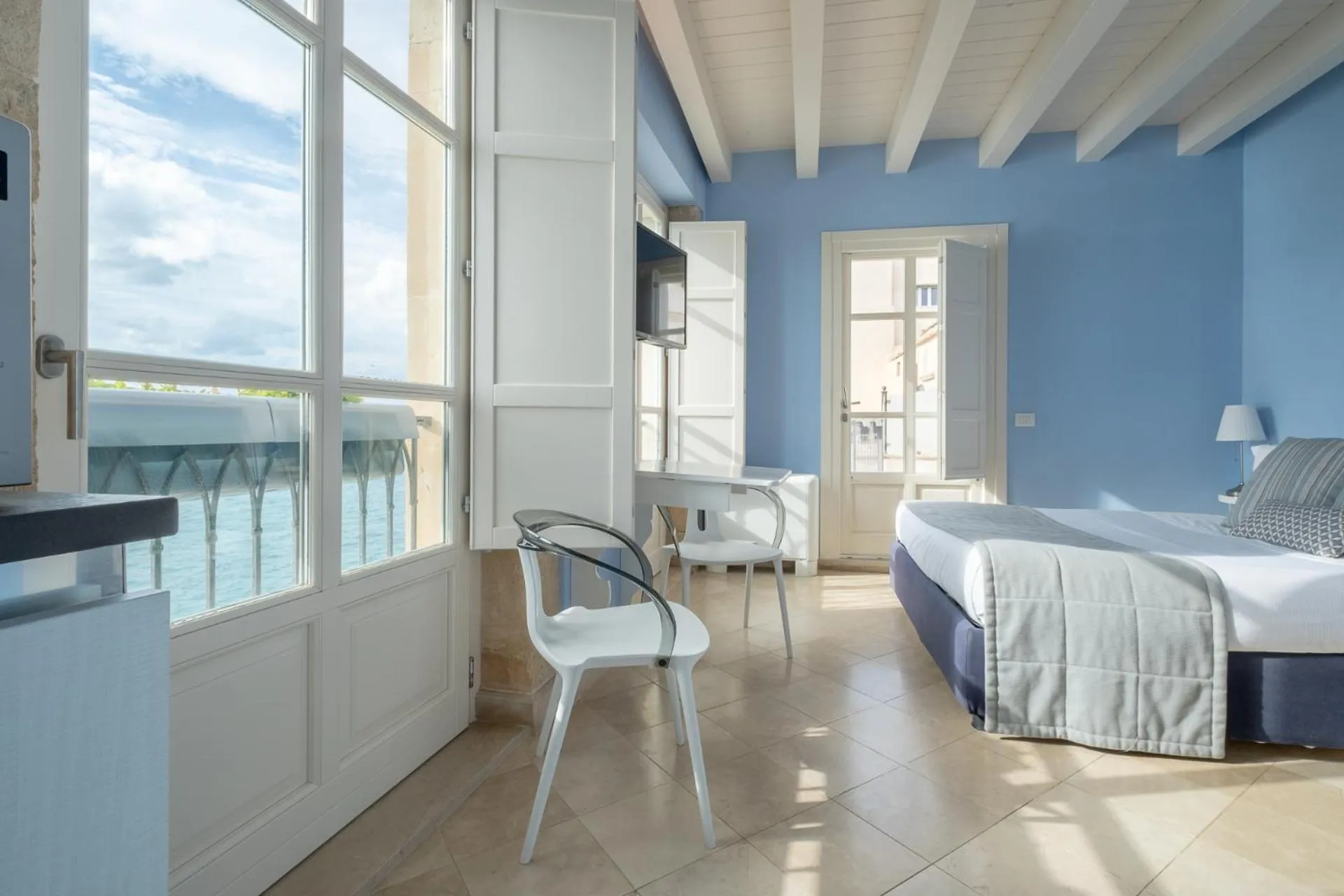 Photo of the whole room, Bed in Palazzo Alfeo Aparthotel