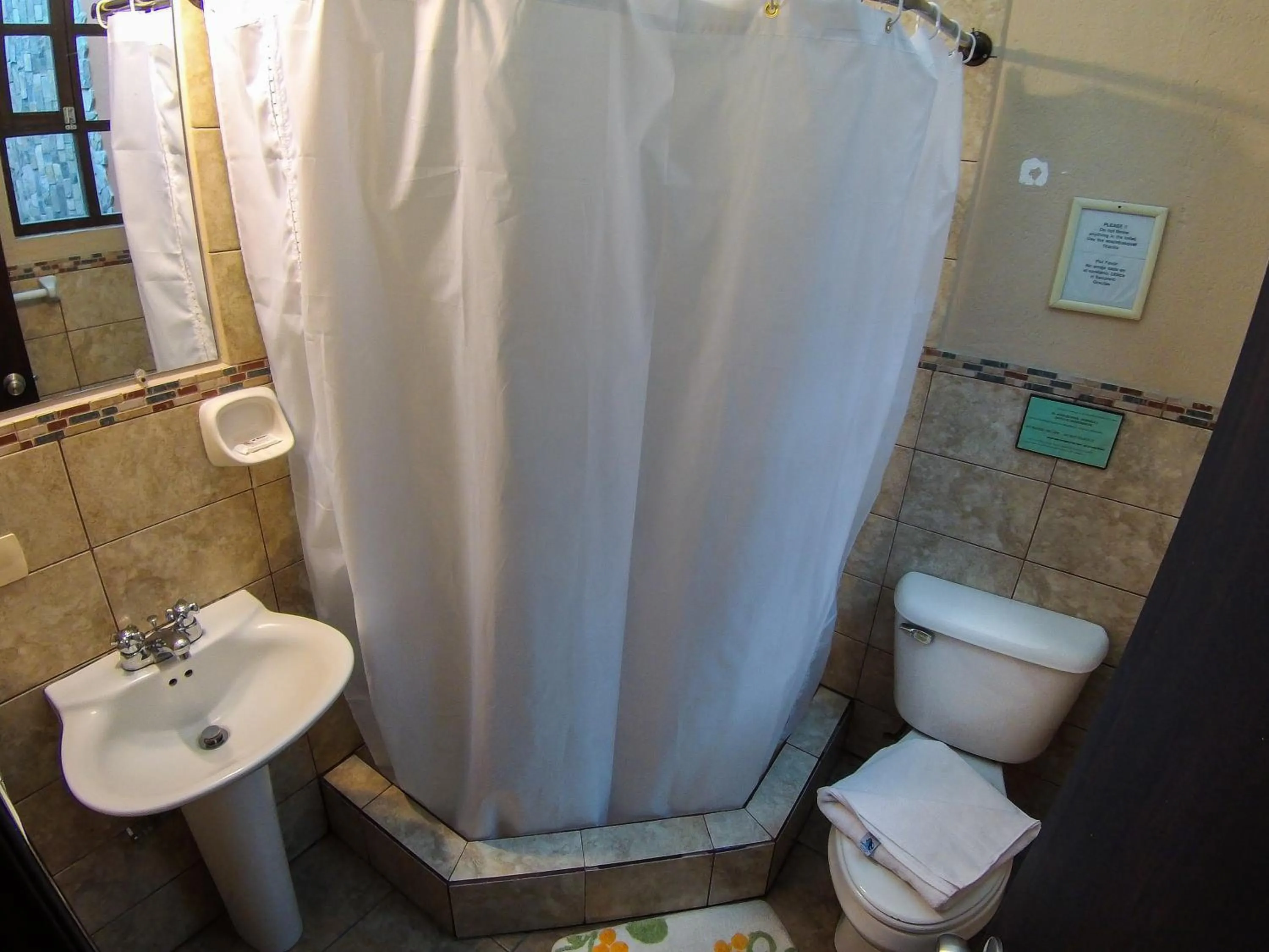 Shower in Casa del Arupo