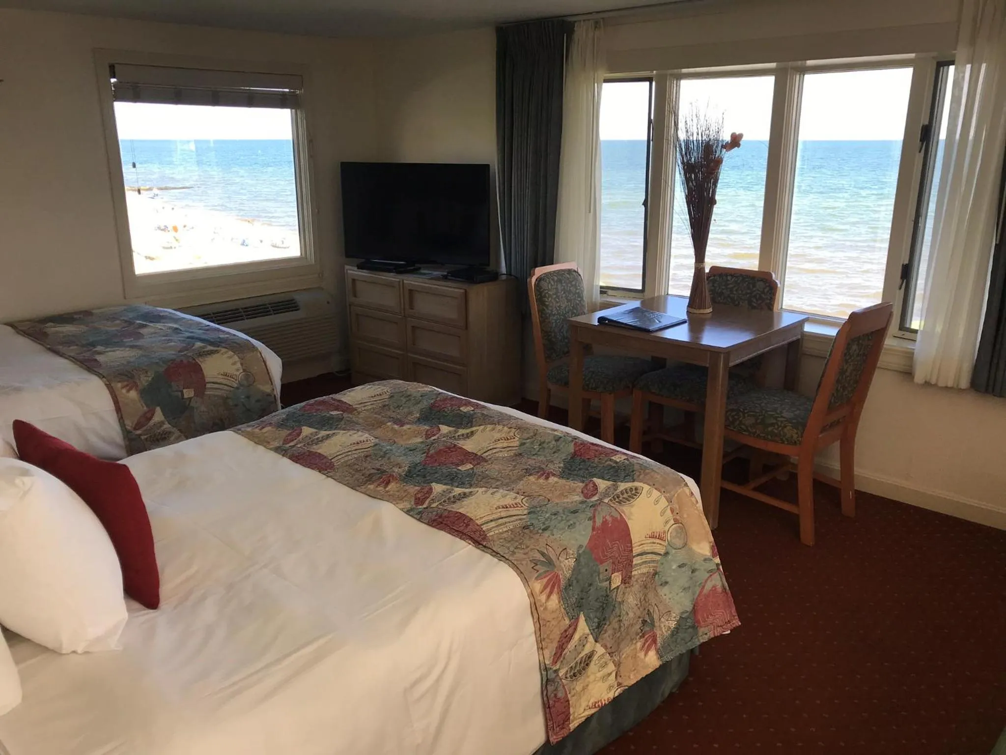 Bed in The Corsair & Cross Rip Oceanfront