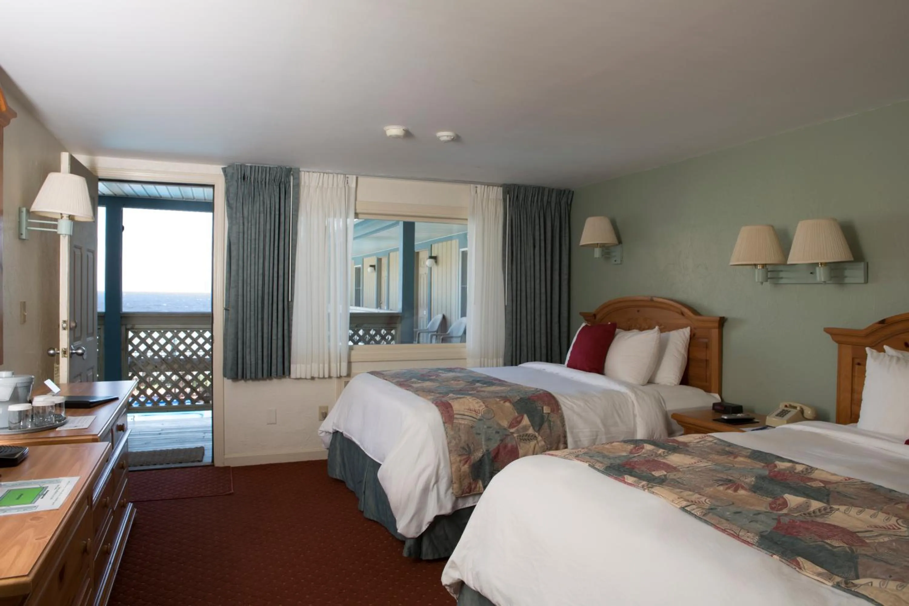 Bed in The Corsair & Cross Rip Oceanfront