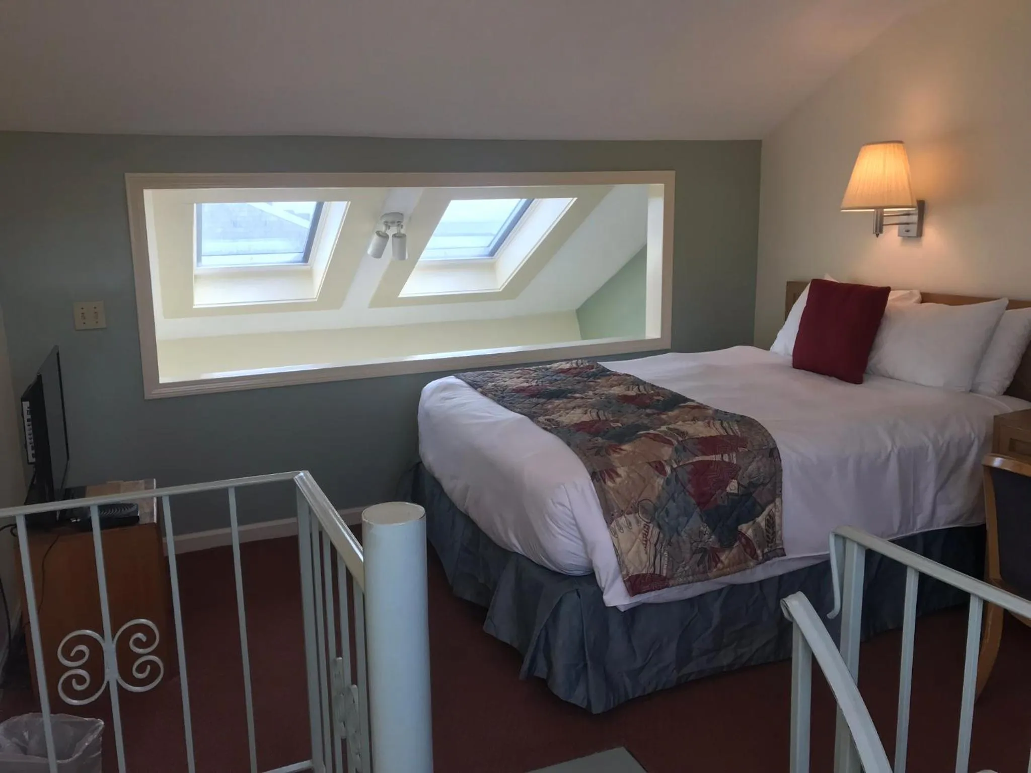 Bed in The Corsair & Cross Rip Oceanfront