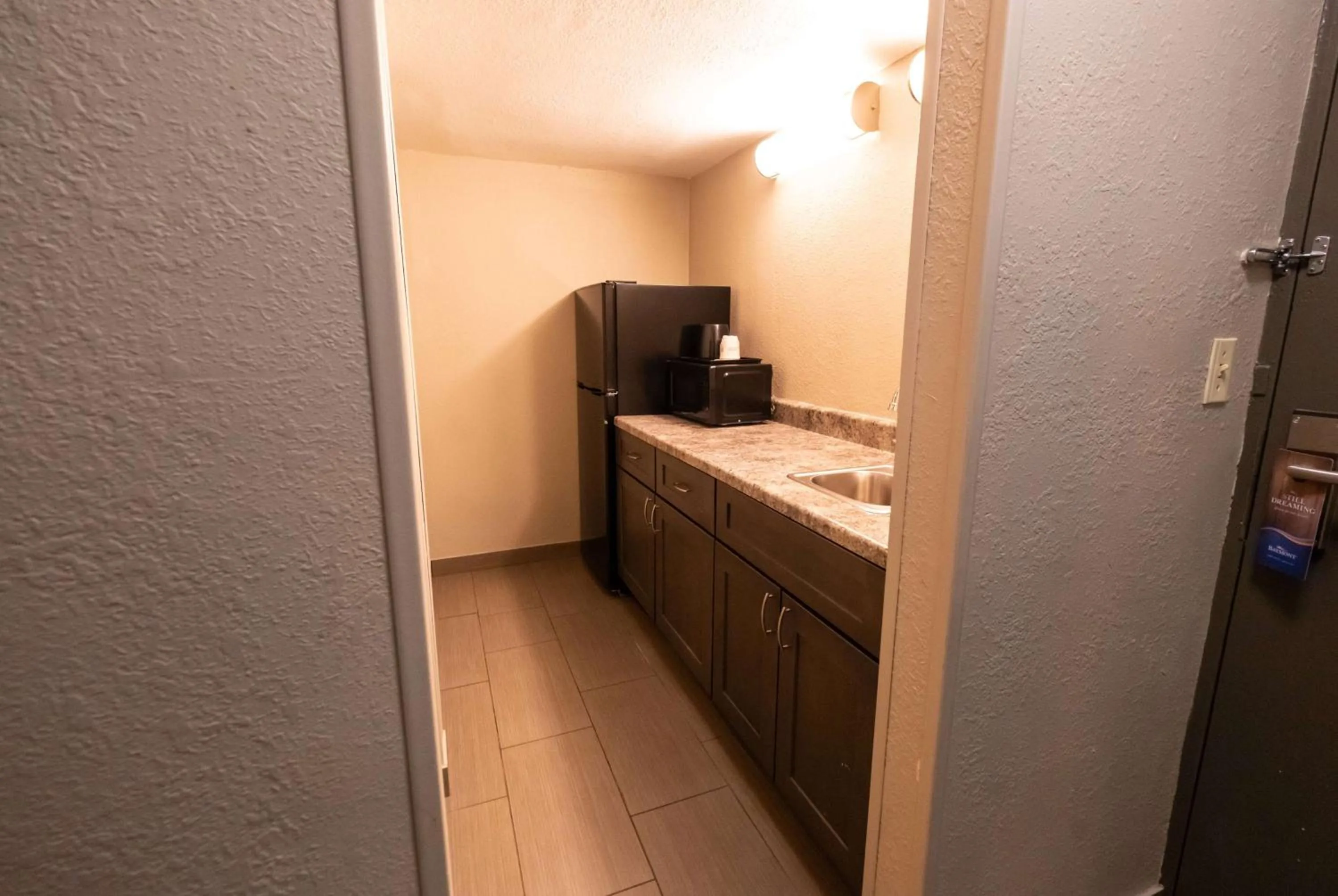 Photo of the whole room in Baymont by Wyndham Effingham