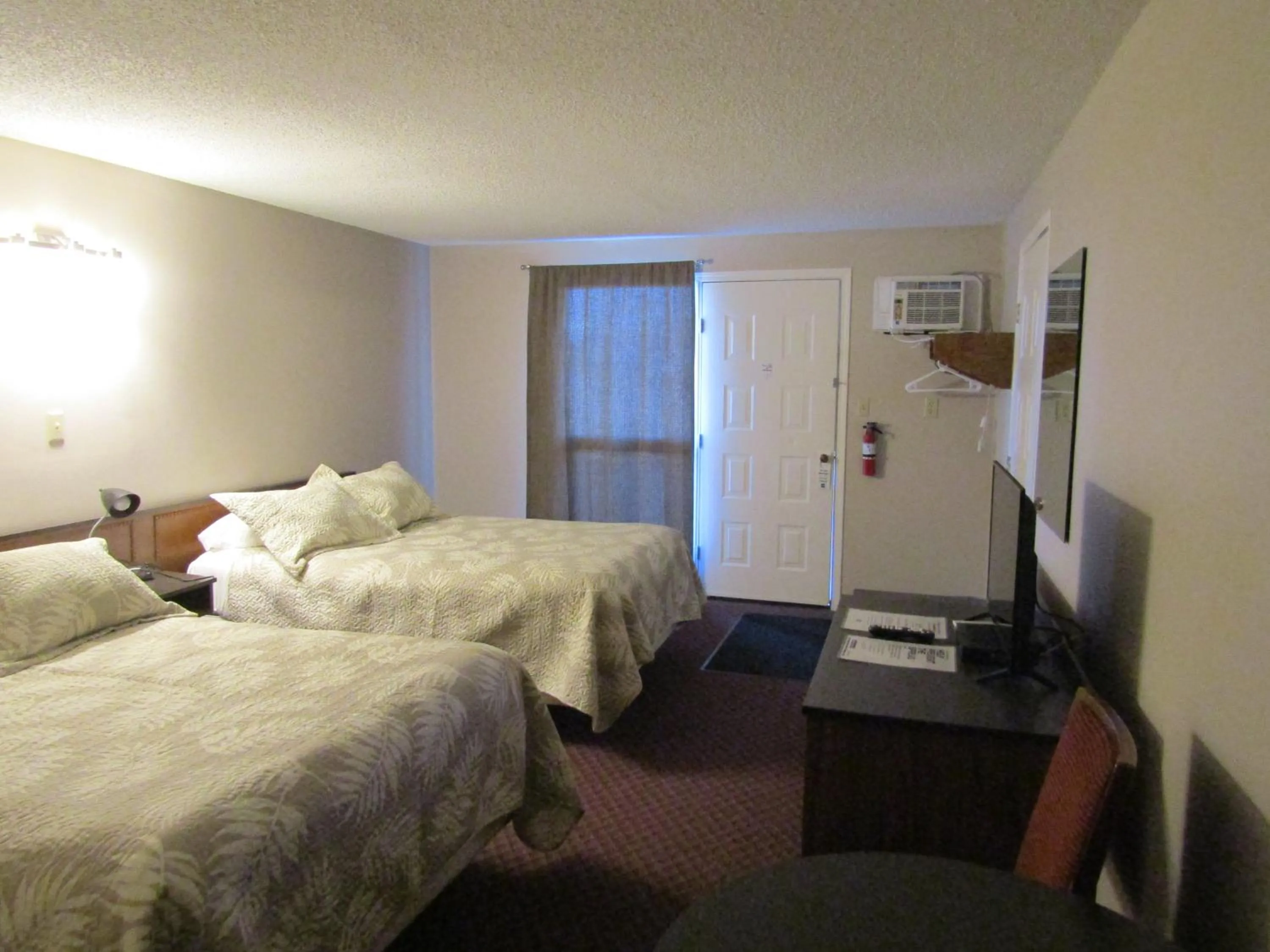 Bed in Airways Motel