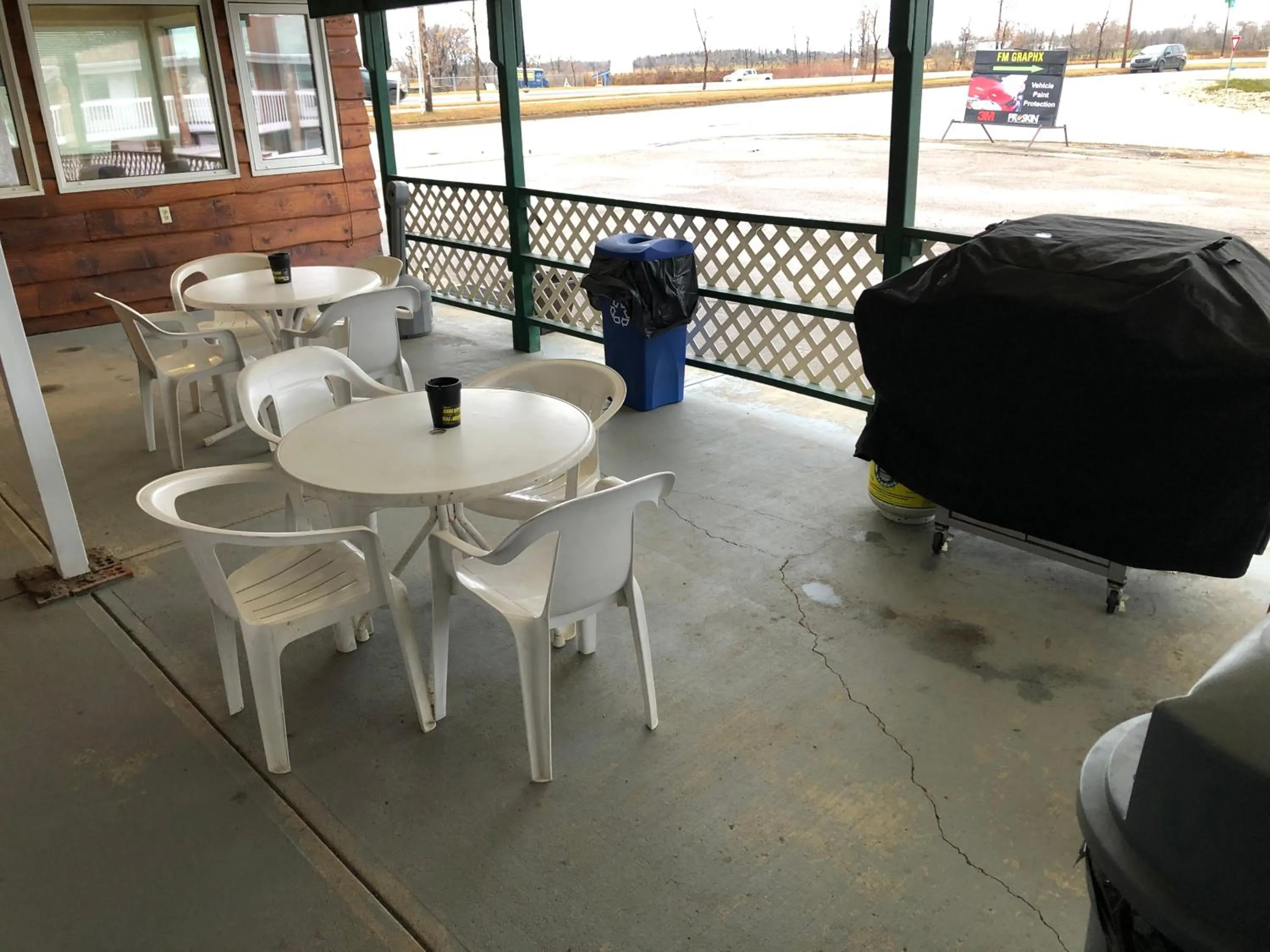 Patio in Airways Motel