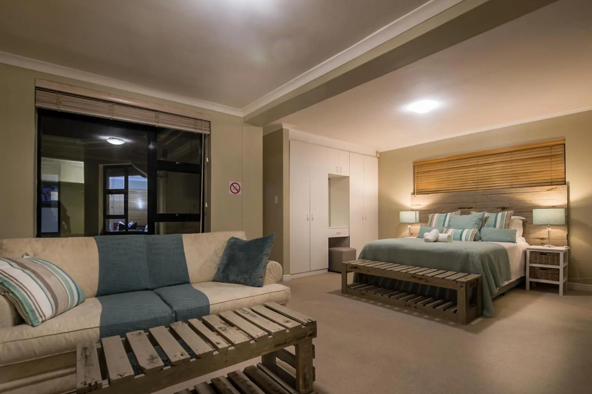 Bed in Atlantic Bay Lodge