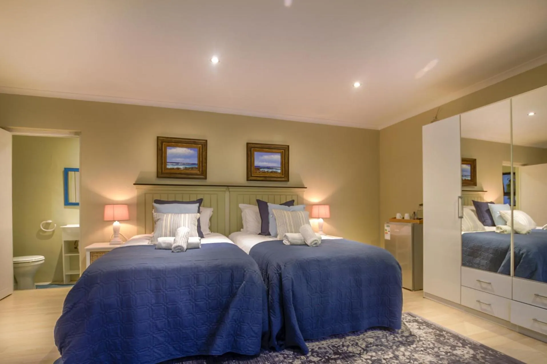 Photo of the whole room, Bed in Atlantic Bay Lodge