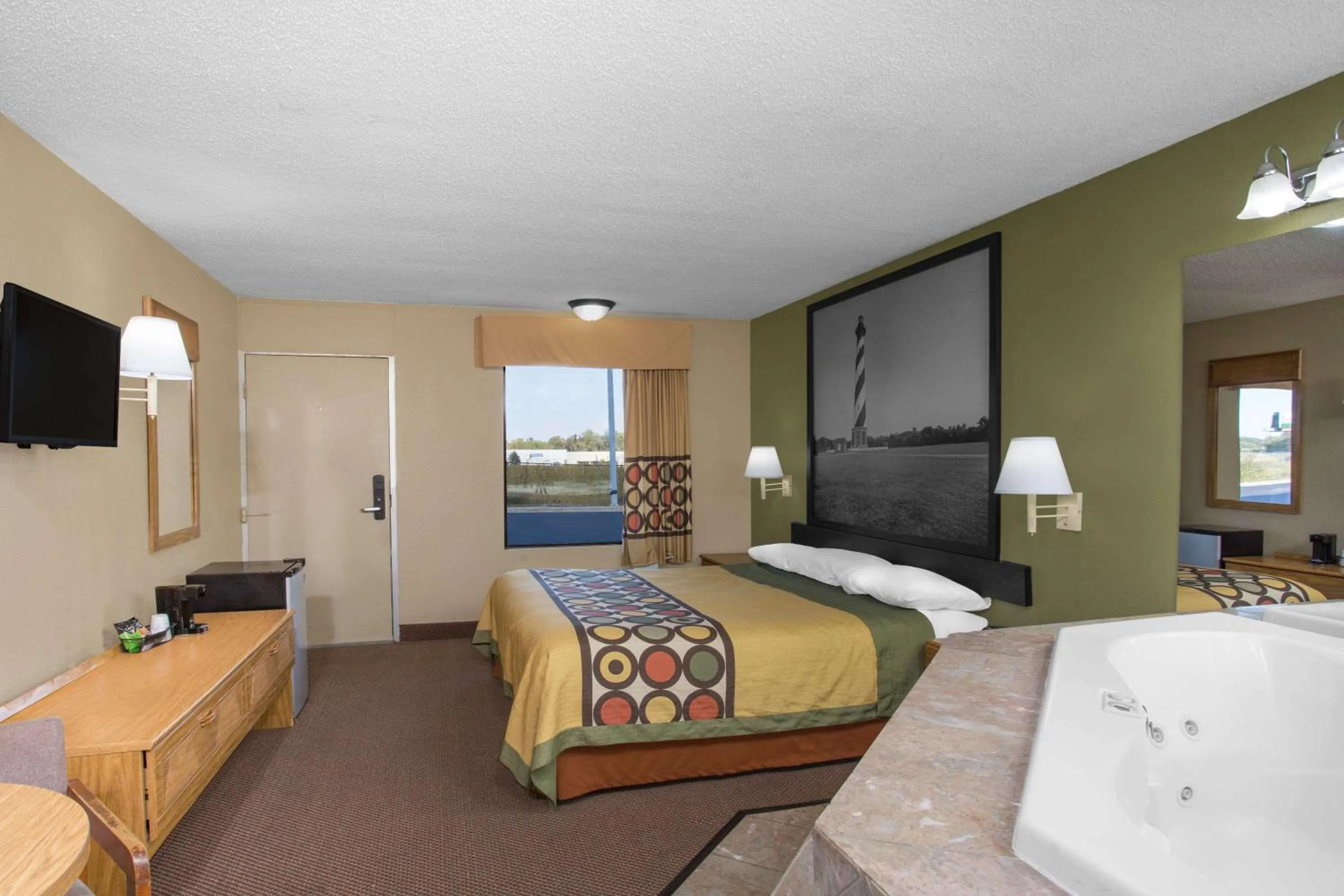 Photo of the whole room, Bed in Super 8 by Wyndham Dunn