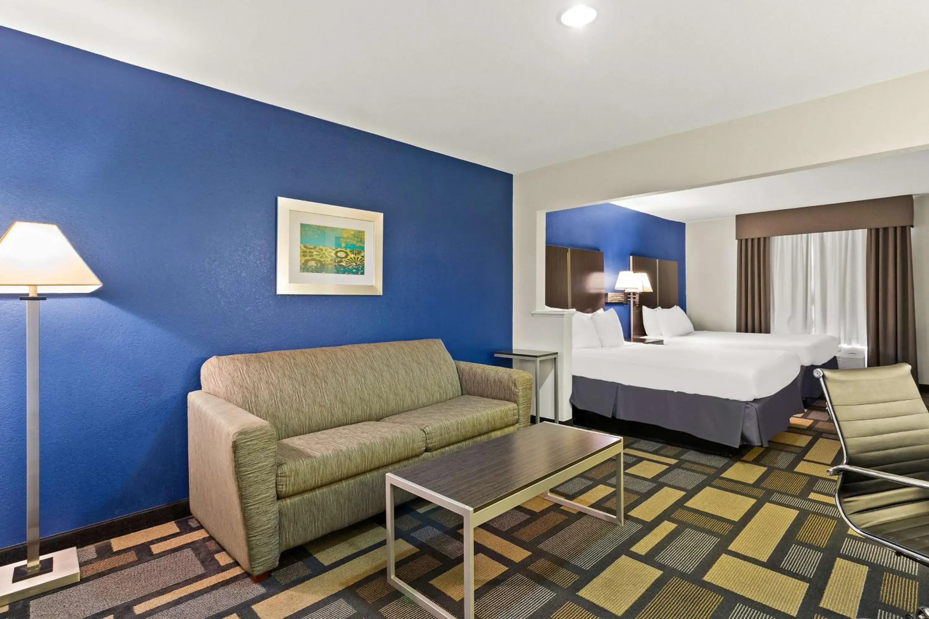 Queen Suite with Two Queen Beds and Sofa Bed - Mobility Accessible/Non-Smoking in Best Western Galleria Inn & Suites Queen Suite with Two Queen Beds and Sofa Bed - Mobility Accessible/Non-Smoking in Best Western Galleria Inn & Suites