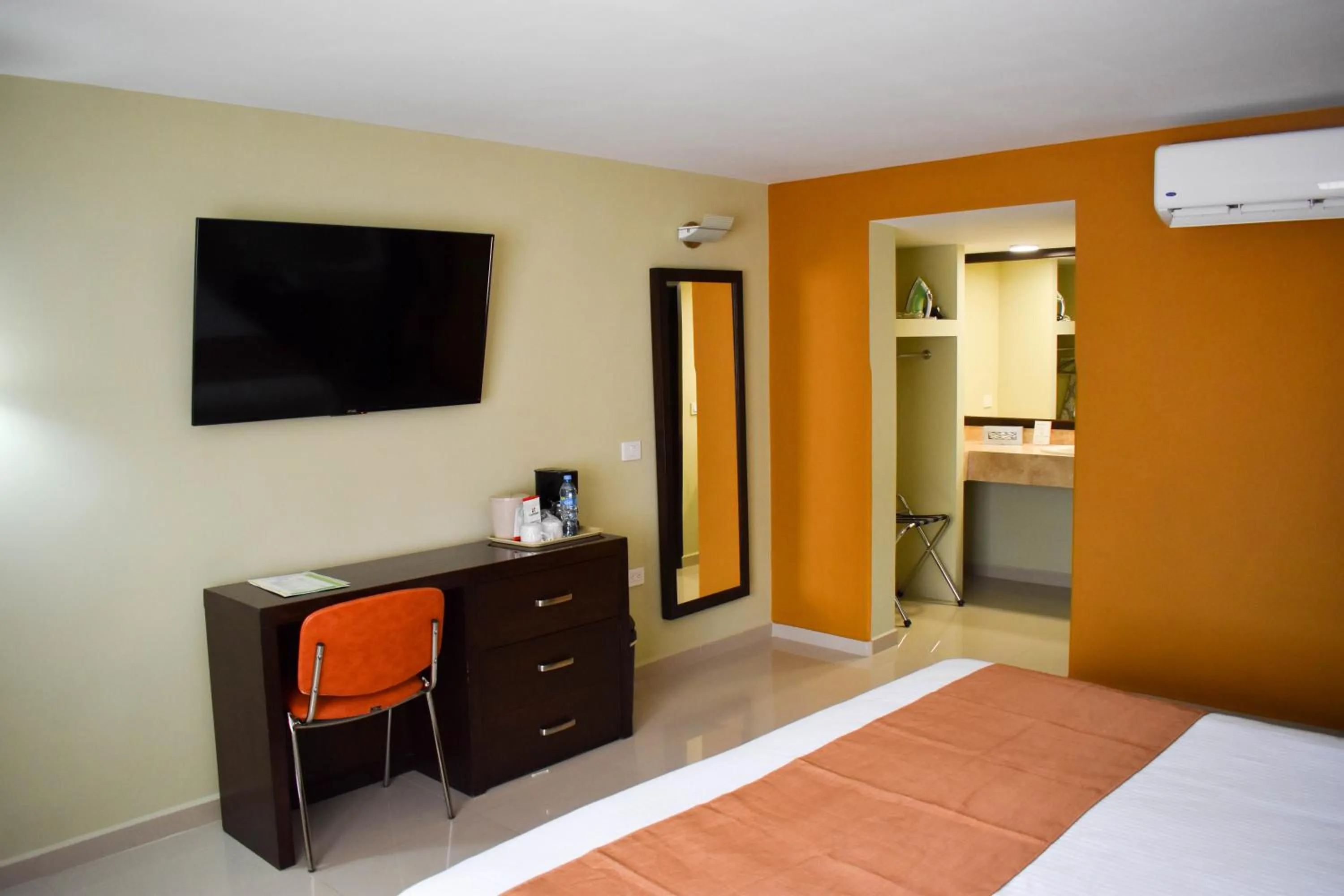 hair dresser in El Camino Hotel & Suites