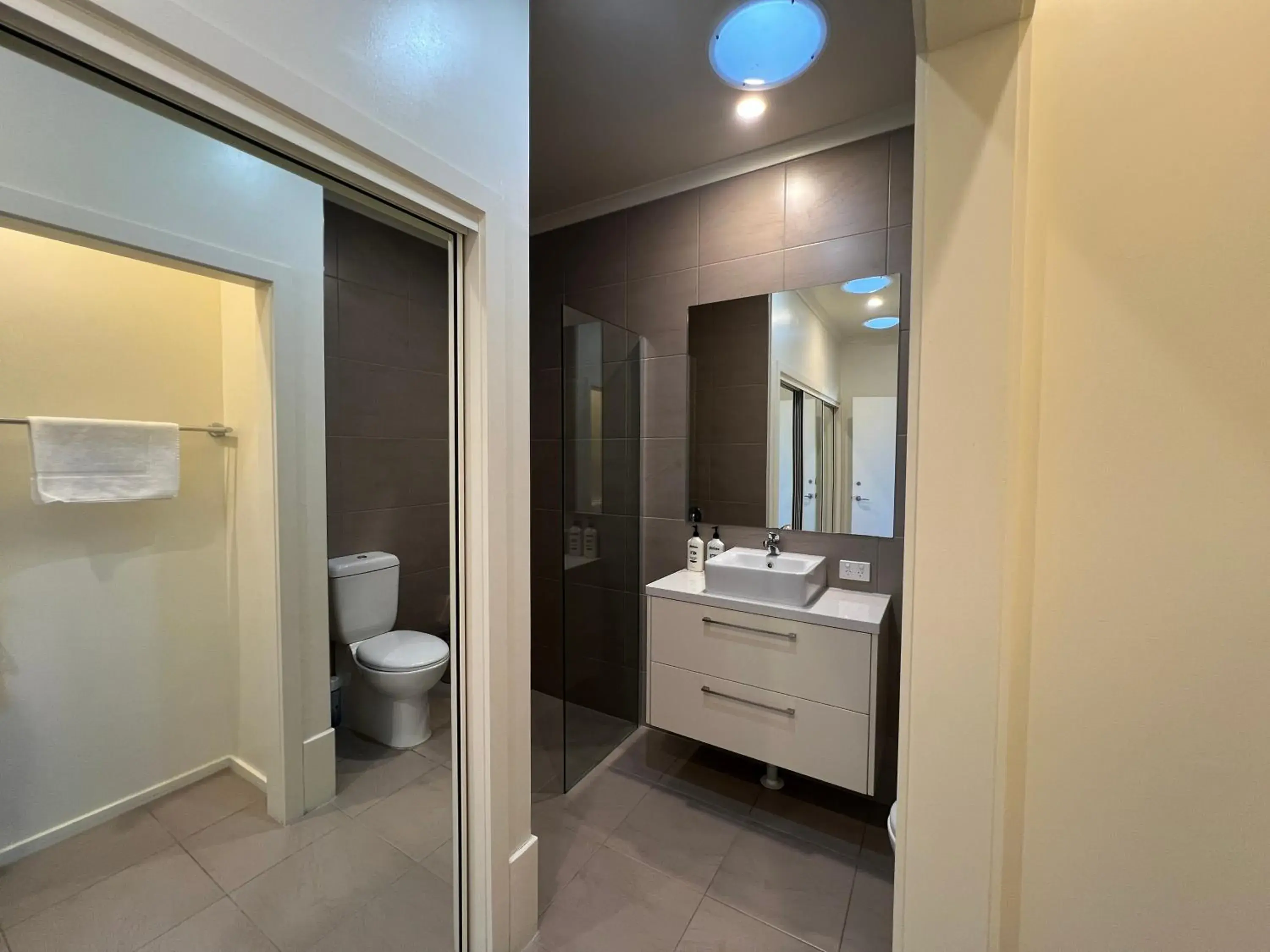 Top Deck Three-Bedroom Suite in Captain's at the Bay Top Deck Three-Bedroom Suite in Captain's at the Bay