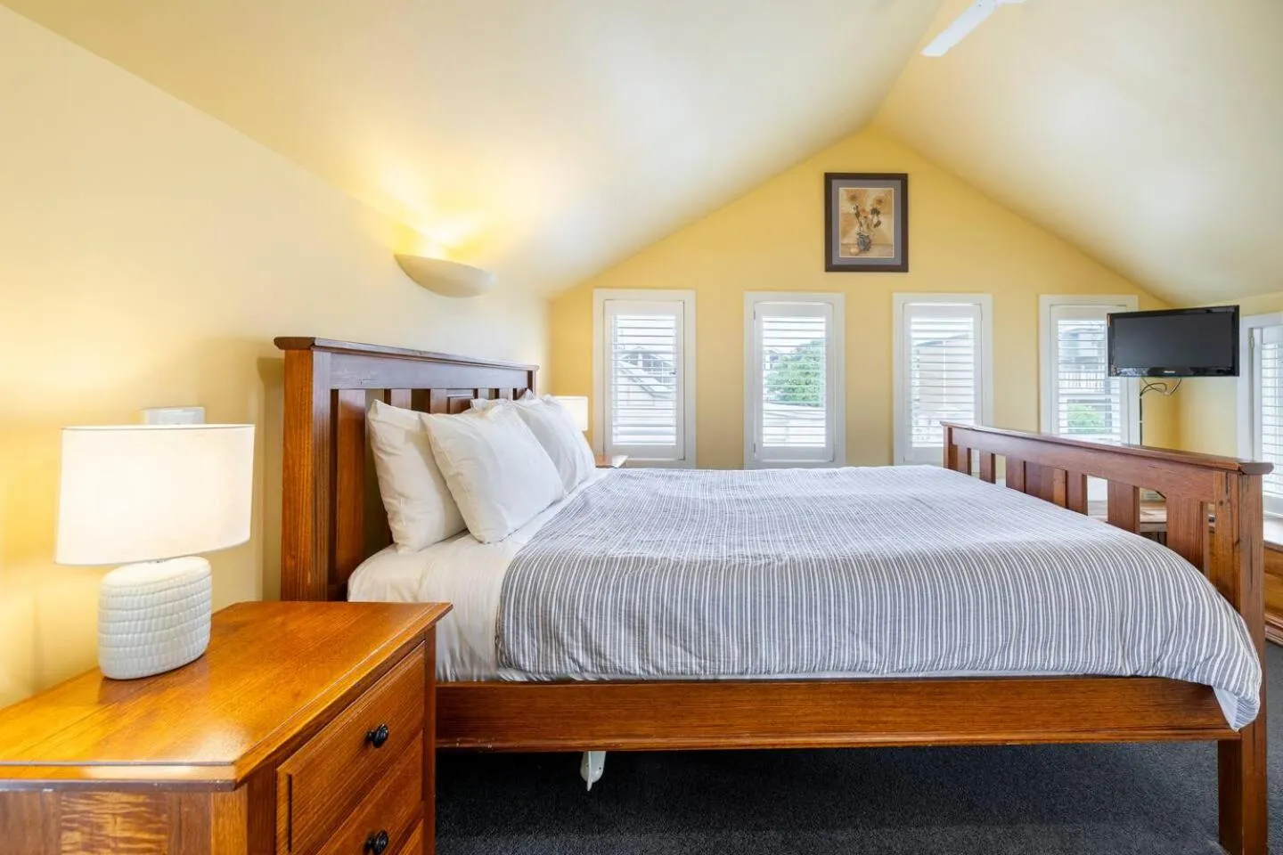 Bedroom, Bed in Captain's at the Bay