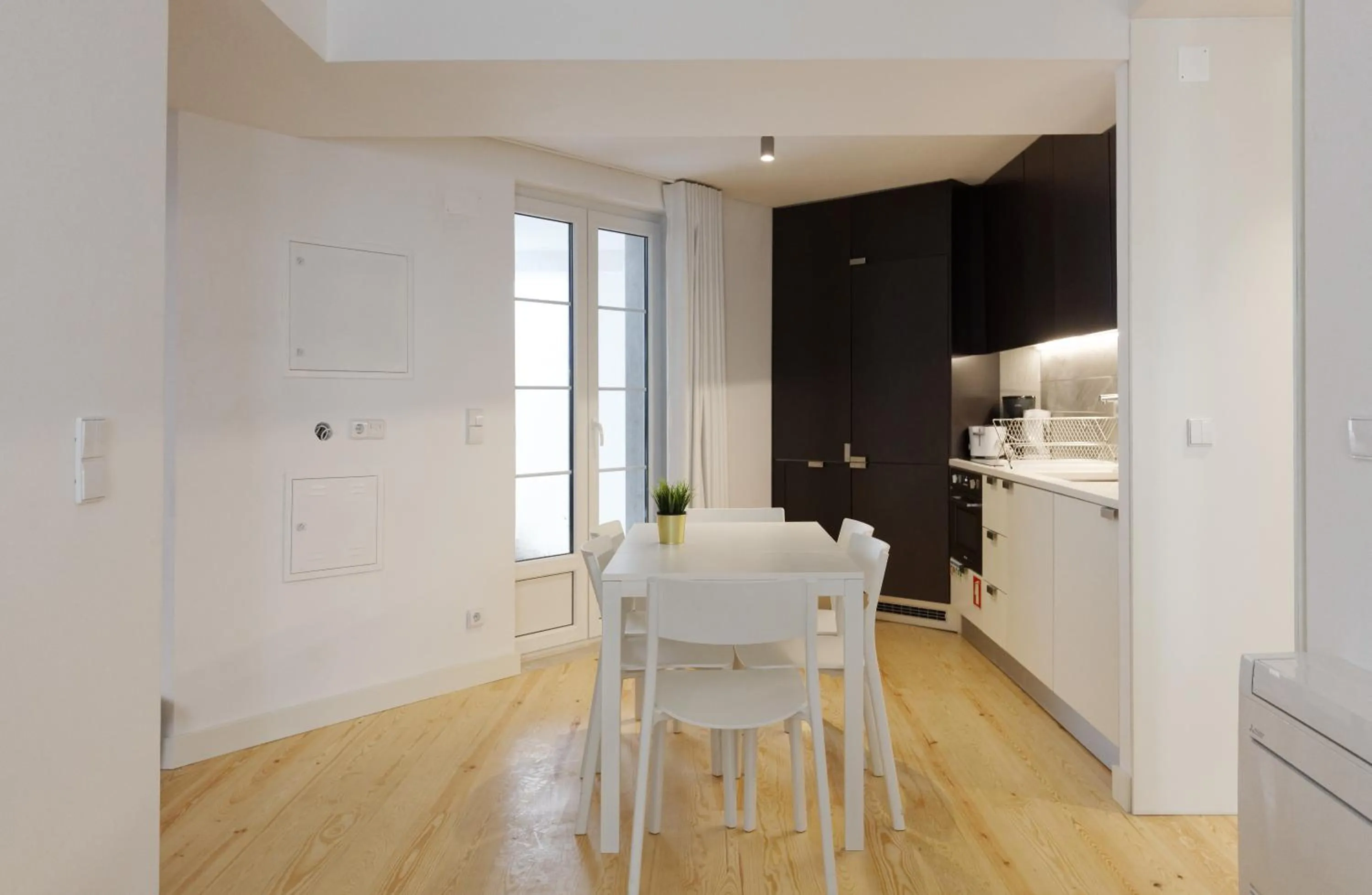 Kitchen or kitchenette in City Stays Alegria Apartments