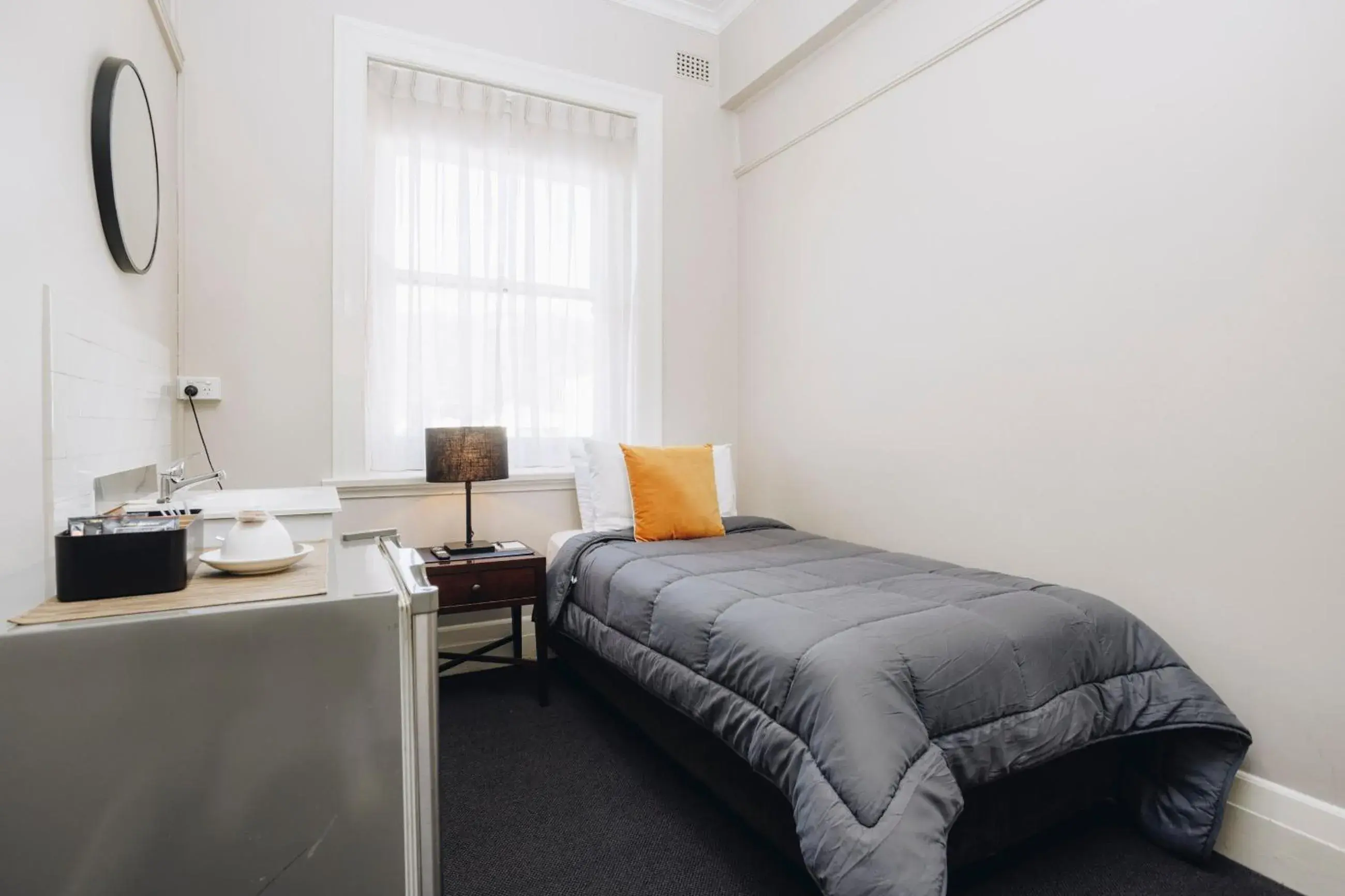 Small Single Room - single occupancy in Hotel Gosford Small Single Room - single occupancy in Hotel Gosford