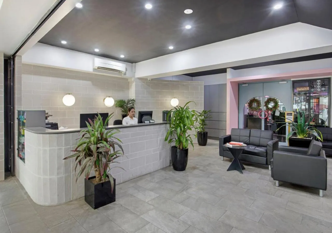 Restaurant/places to eat in The Metropolitan Spring Hill