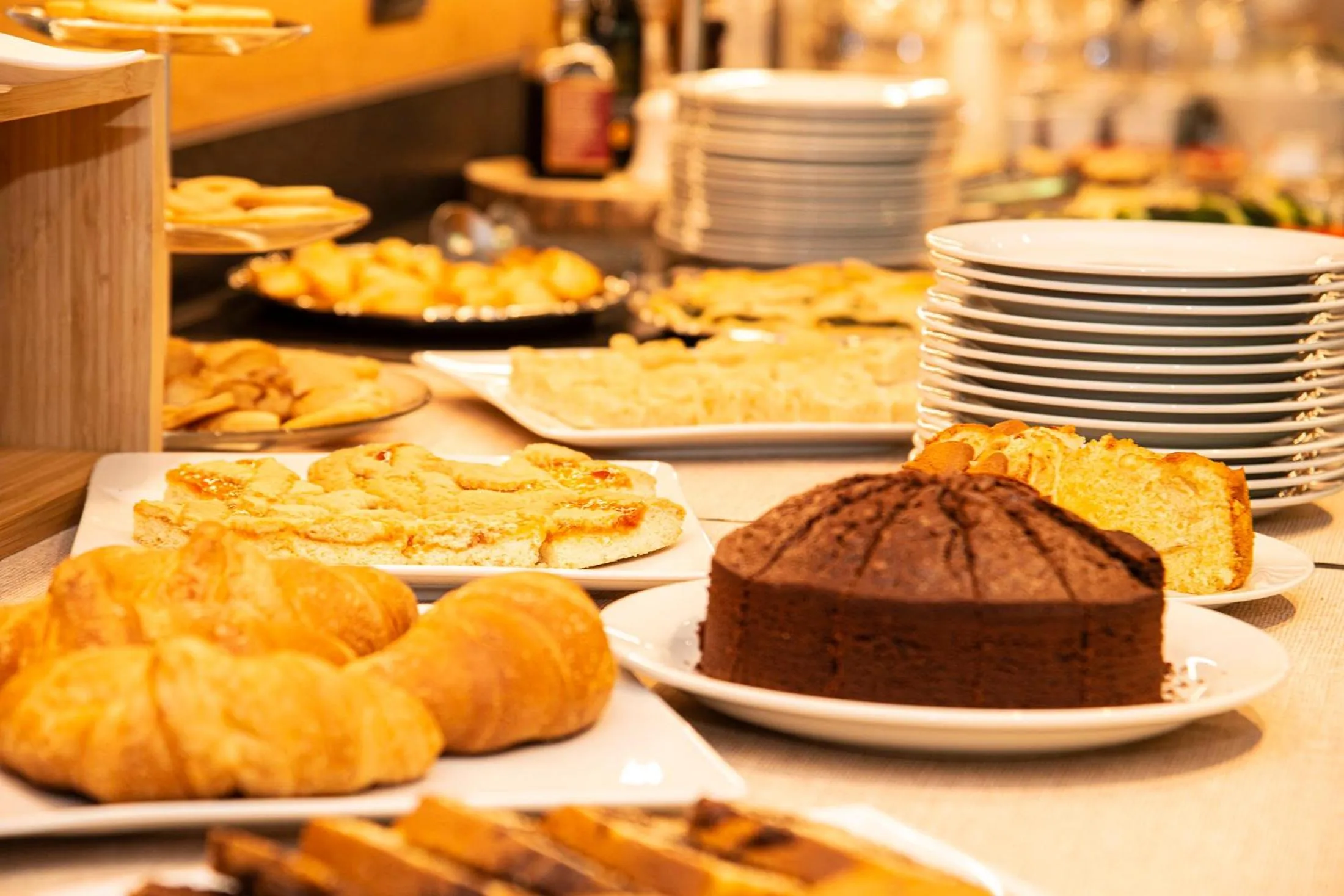 Buffet breakfast in Chalet Aster