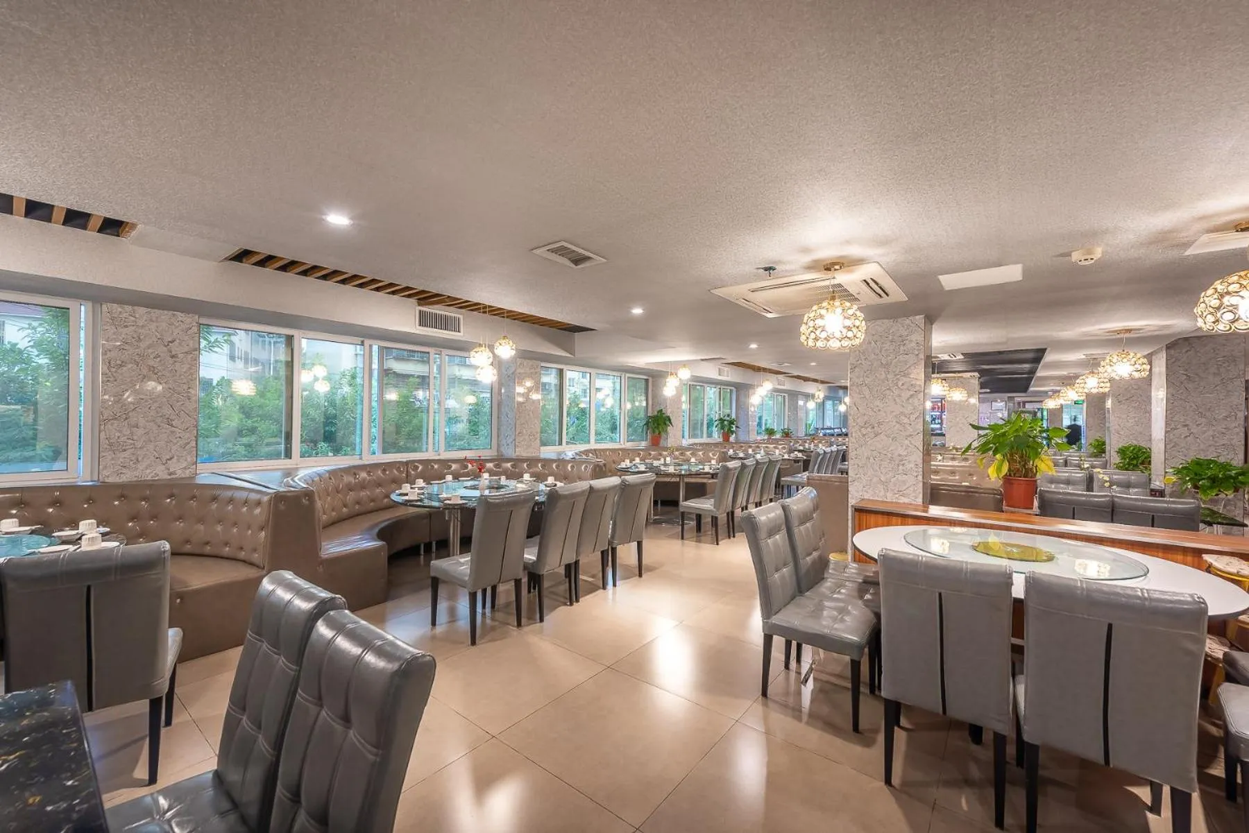 Restaurant/places to eat in Days Hotel Yishun Guilin